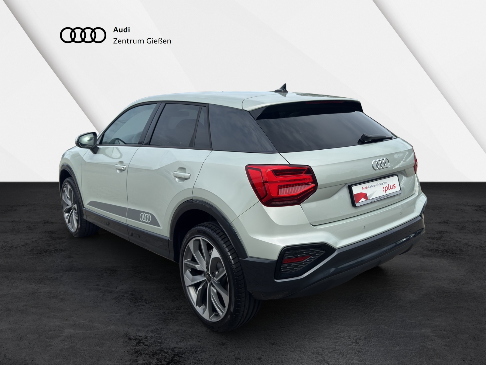 Q2 35 TFSI S-tronic advanced black AHK Matrix-LED Navi Plus