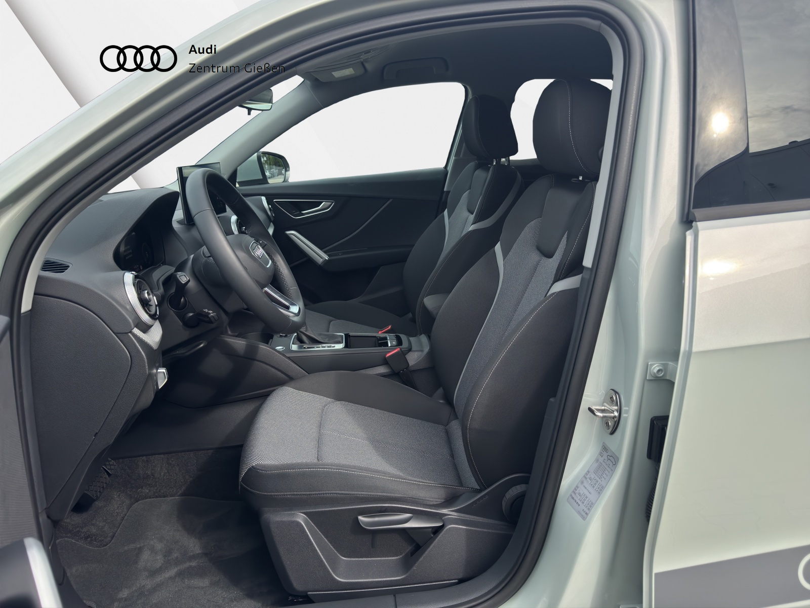 Q2 35 TFSI S-tronic advanced black AHK Matrix-LED Navi Plus