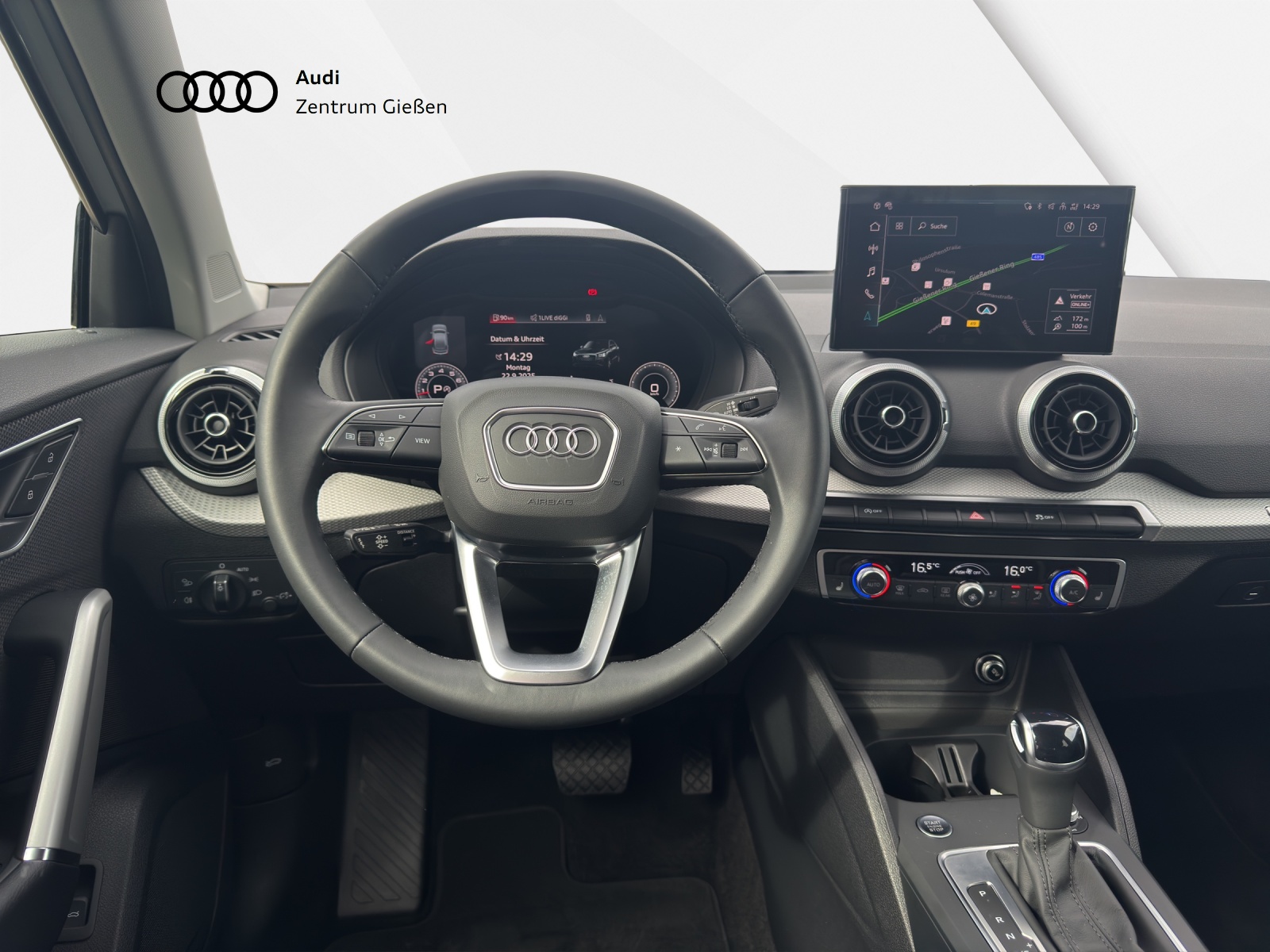 Q2 35 TFSI S-tronic advanced black AHK Matrix-LED Navi Plus