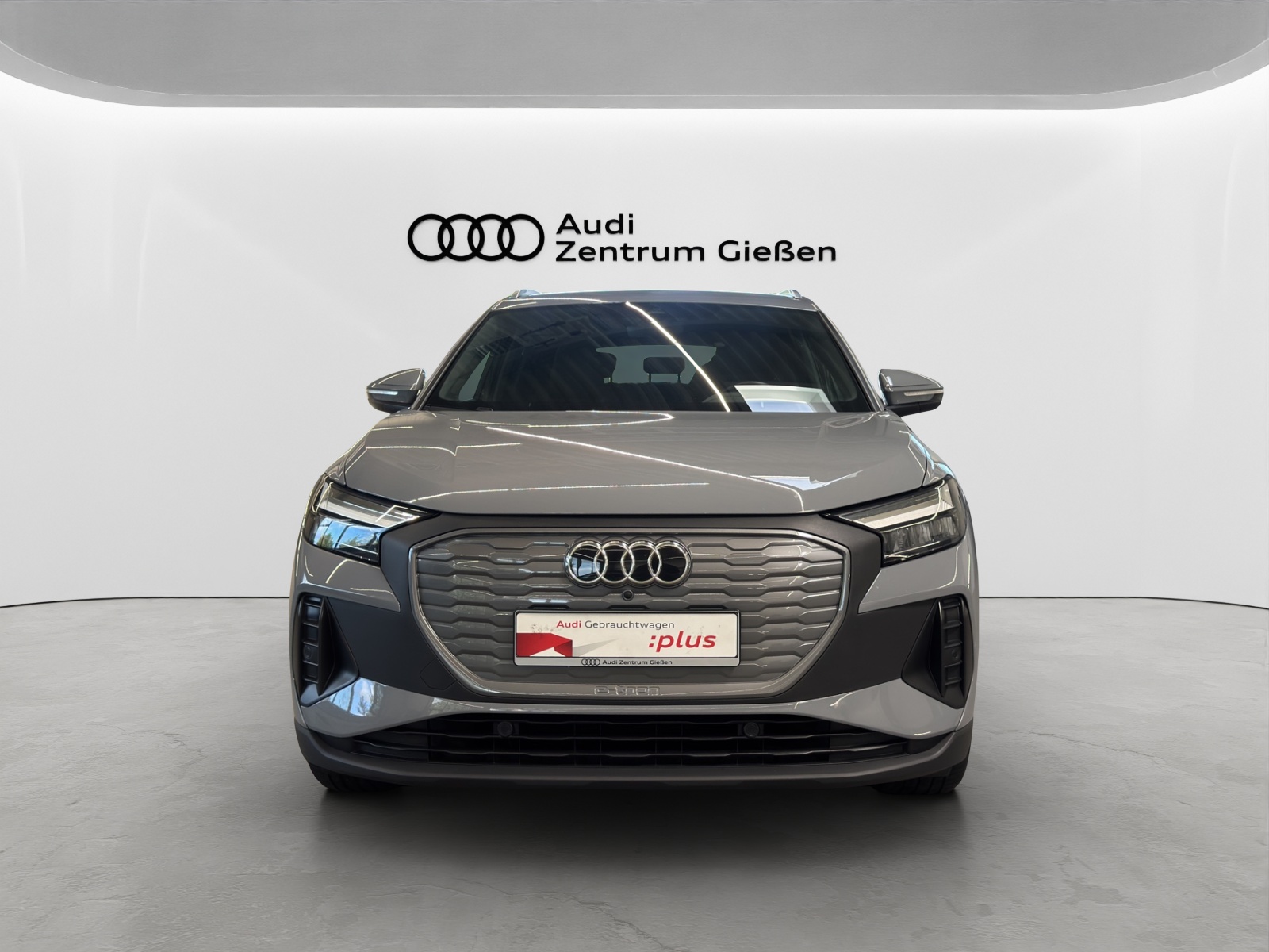 Q4 e-tron 40 basis AHK Navi Assistenzpaket