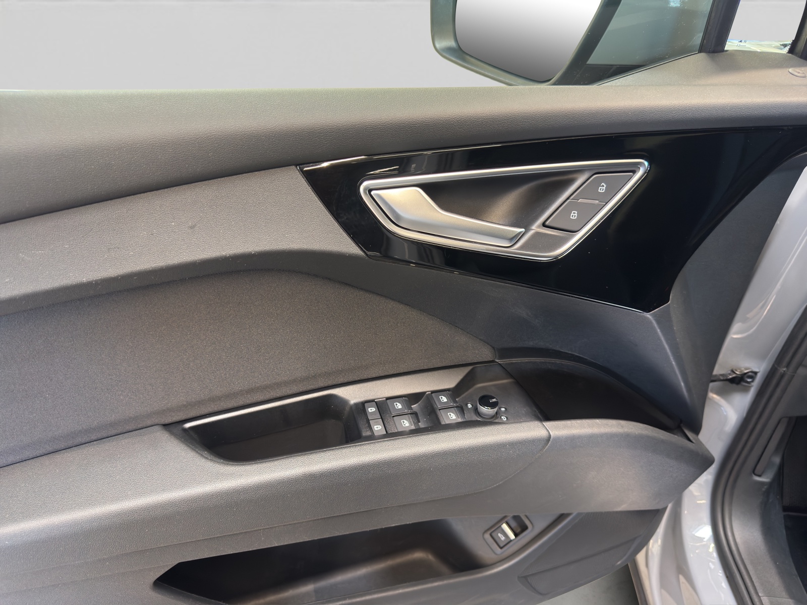 Q4 e-tron 40 basis AHK Navi Assistenzpaket