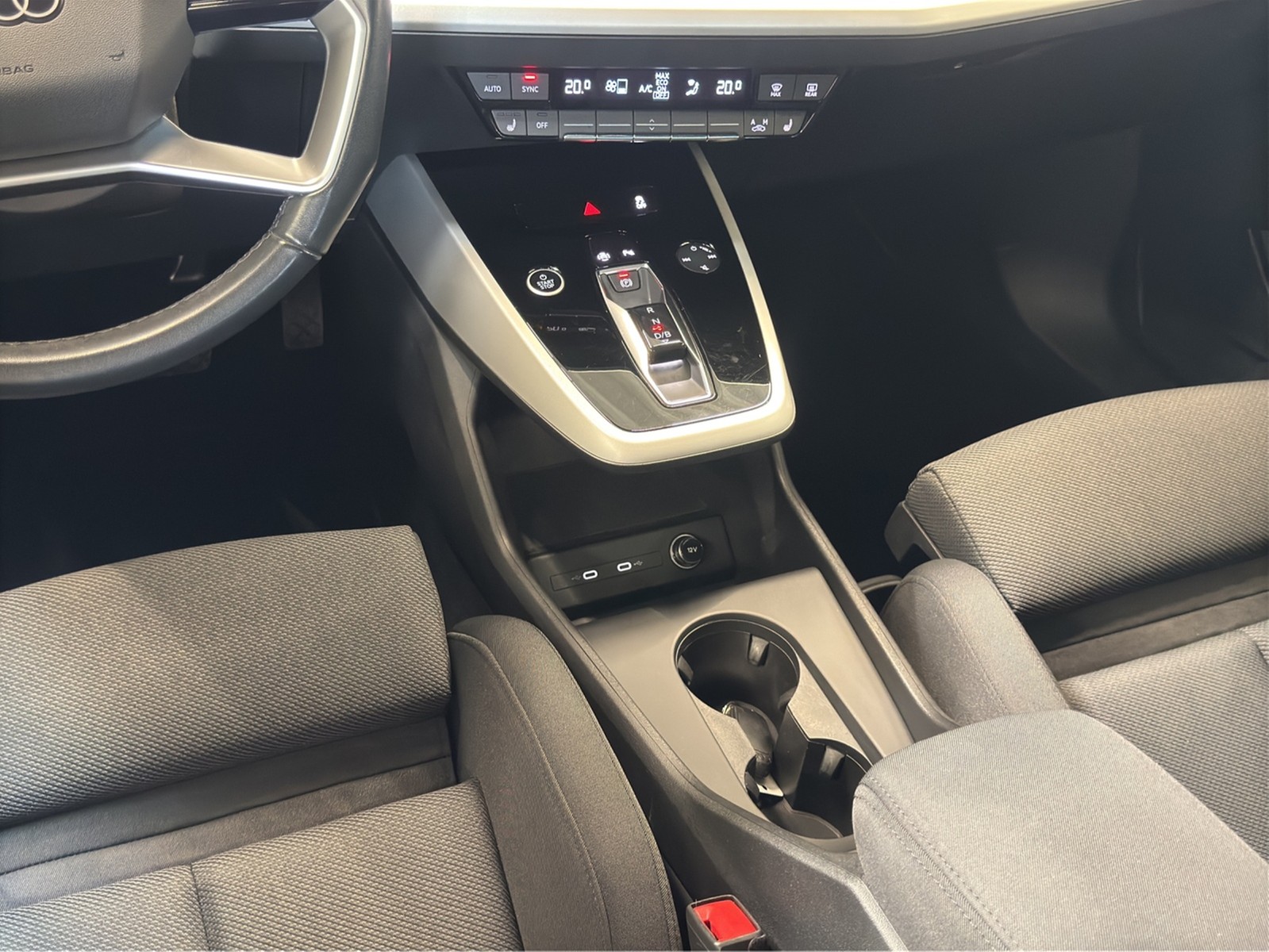 Q4 e-tron 40 basis AHK Navi Assistenzpaket