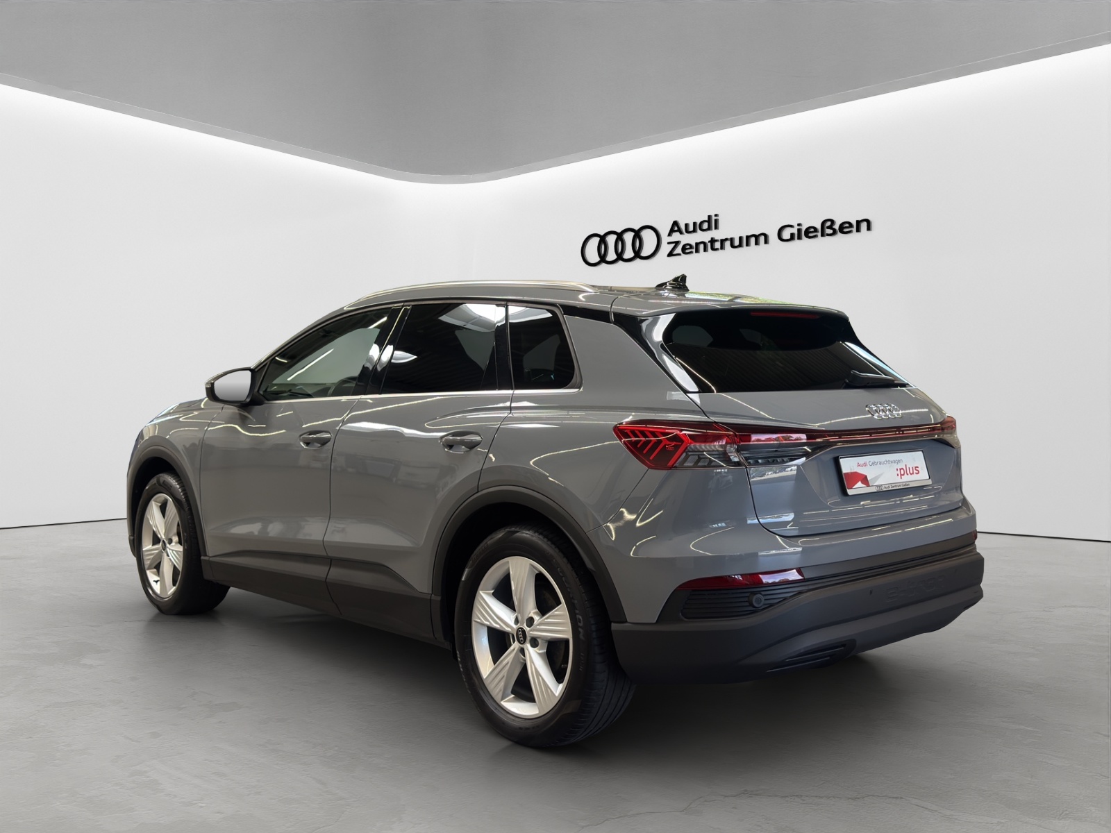Q4 e-tron 40 basis AHK Navi Assistenzpaket