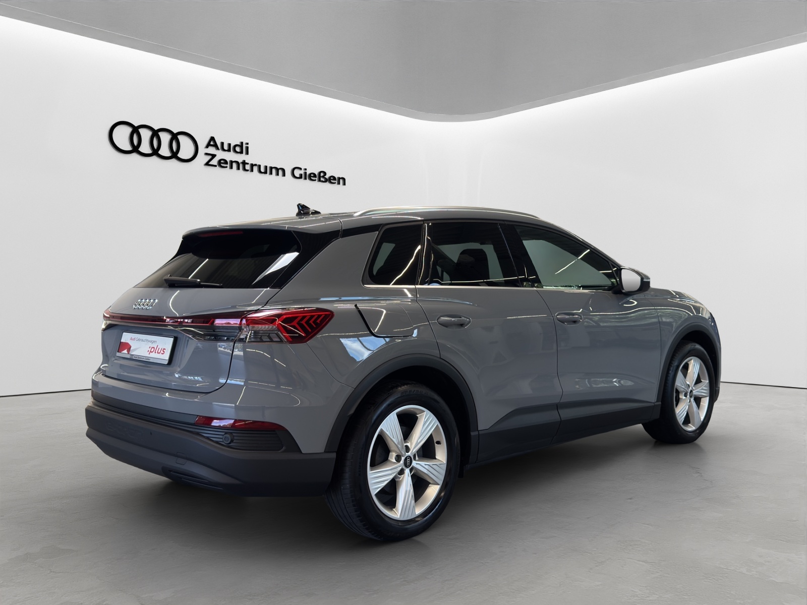 Q4 e-tron 40 basis AHK Navi Assistenzpaket