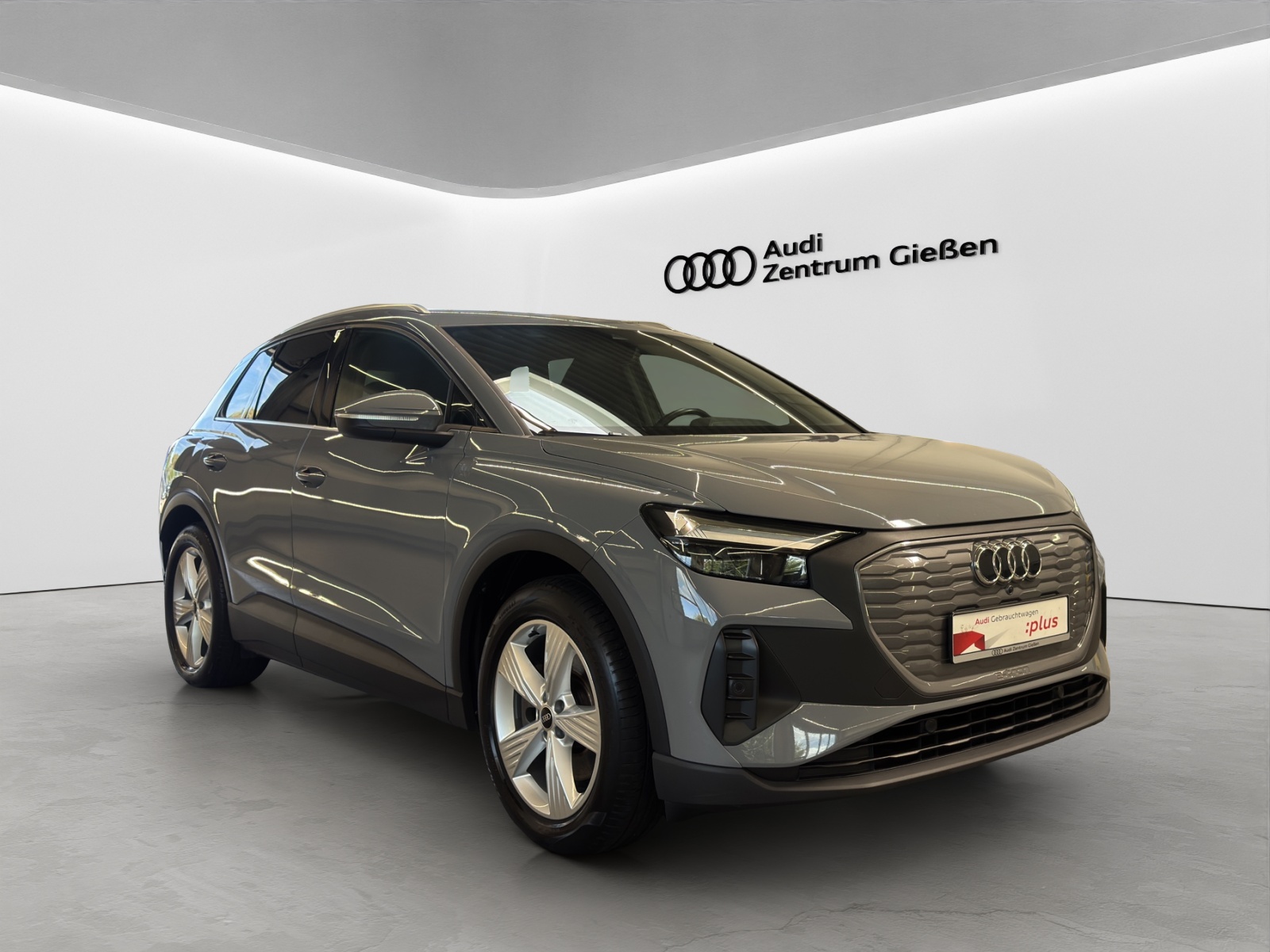 Q4 e-tron 40 basis AHK Navi Assistenzpaket