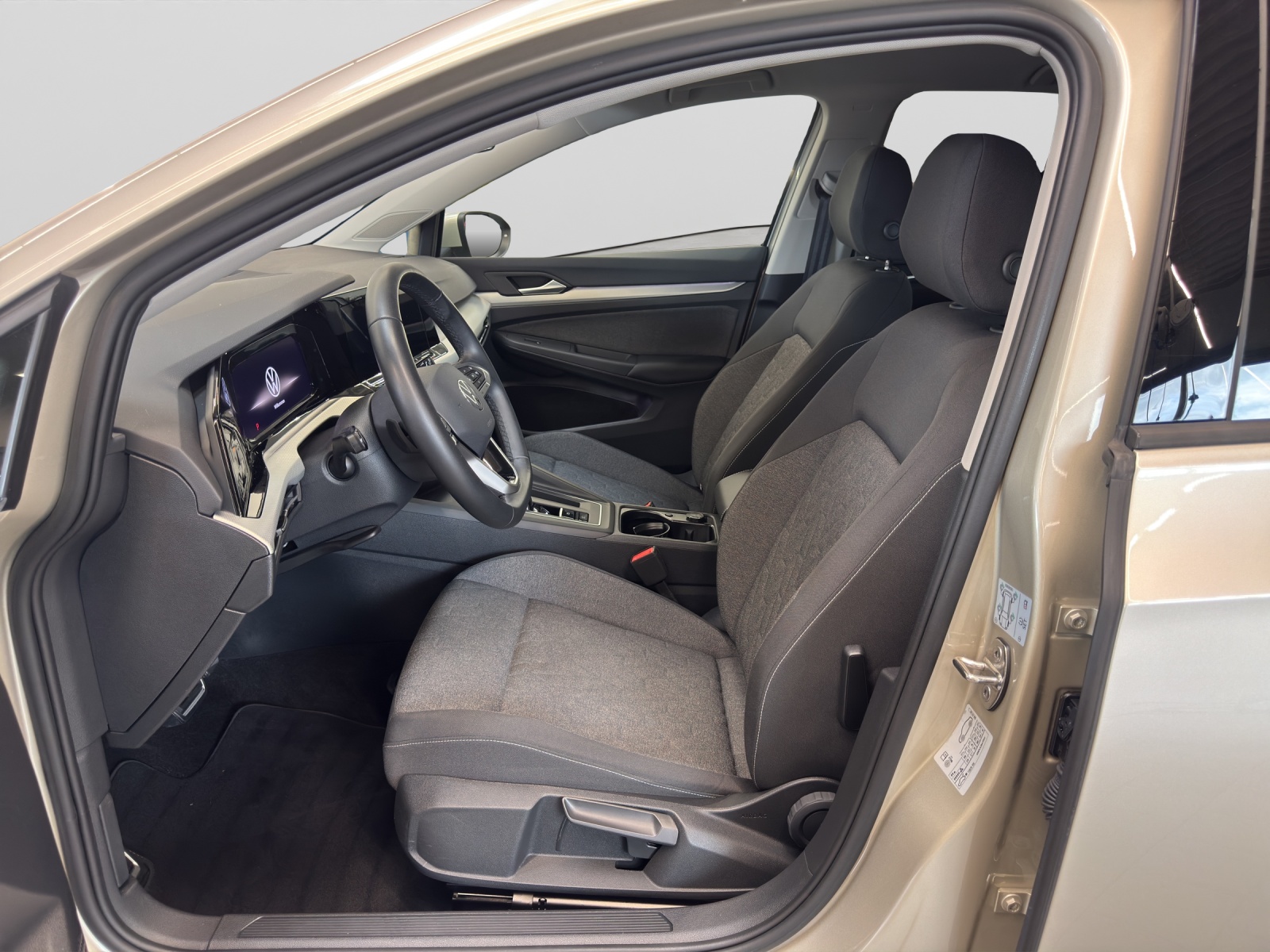 Golf 8 eTSI DSG Move LED AppConnect PDC Alu