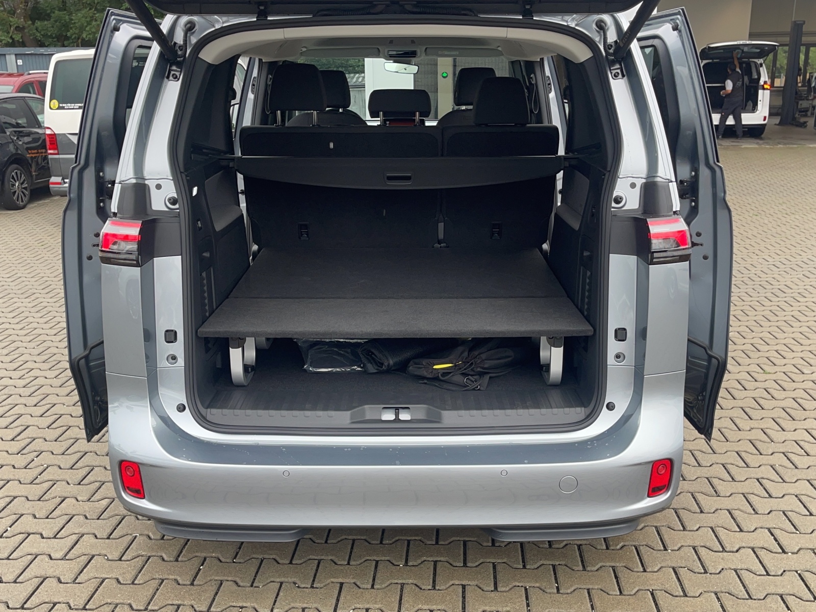 ID. Buzz Pro 150 kW/77kWh IQ-Light Infotainmentpaket AHK
