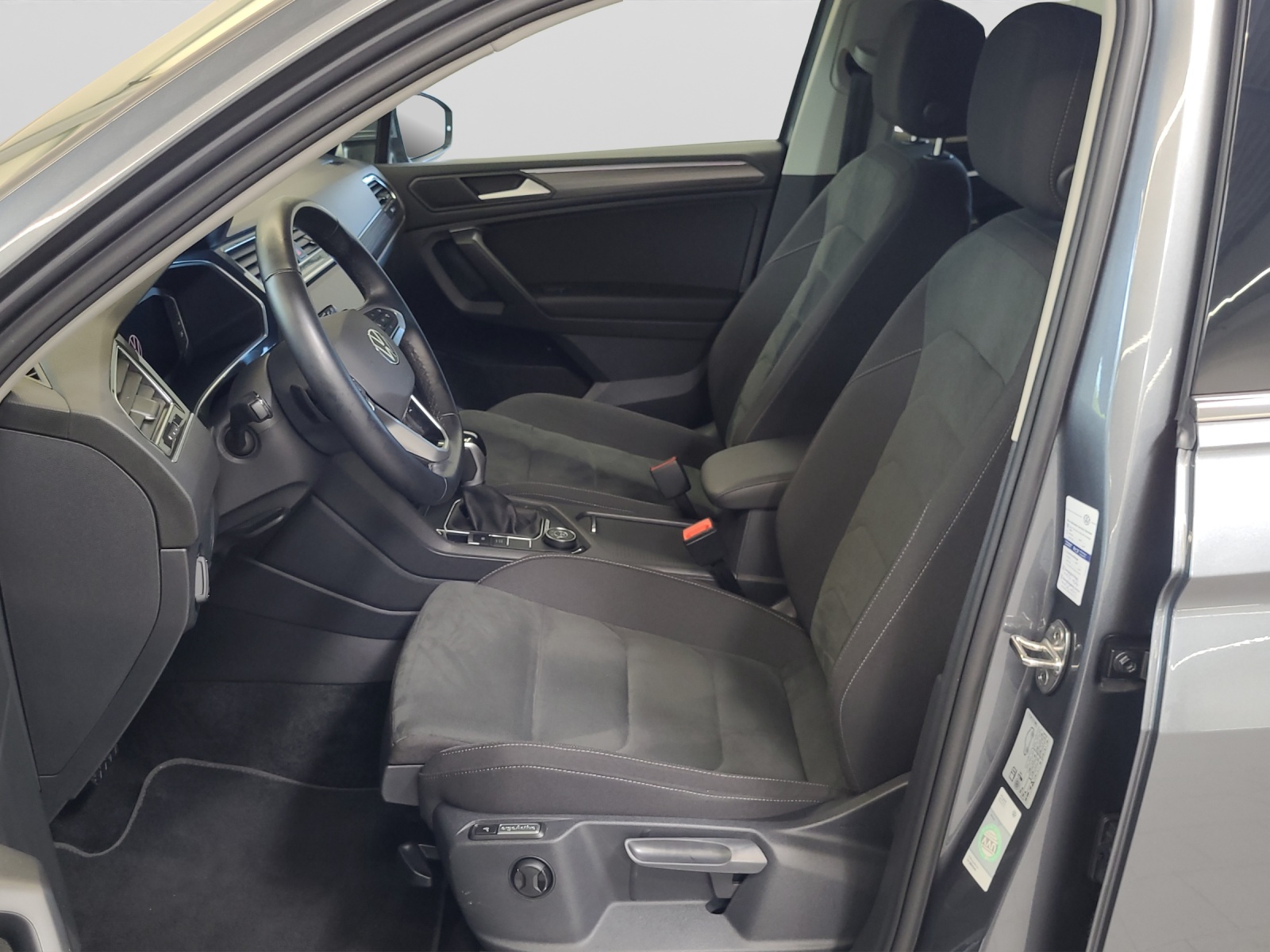 Tiguan Allspace TDI DSG 4M Elegance IQ-Light TravelAssist Navi Kamera