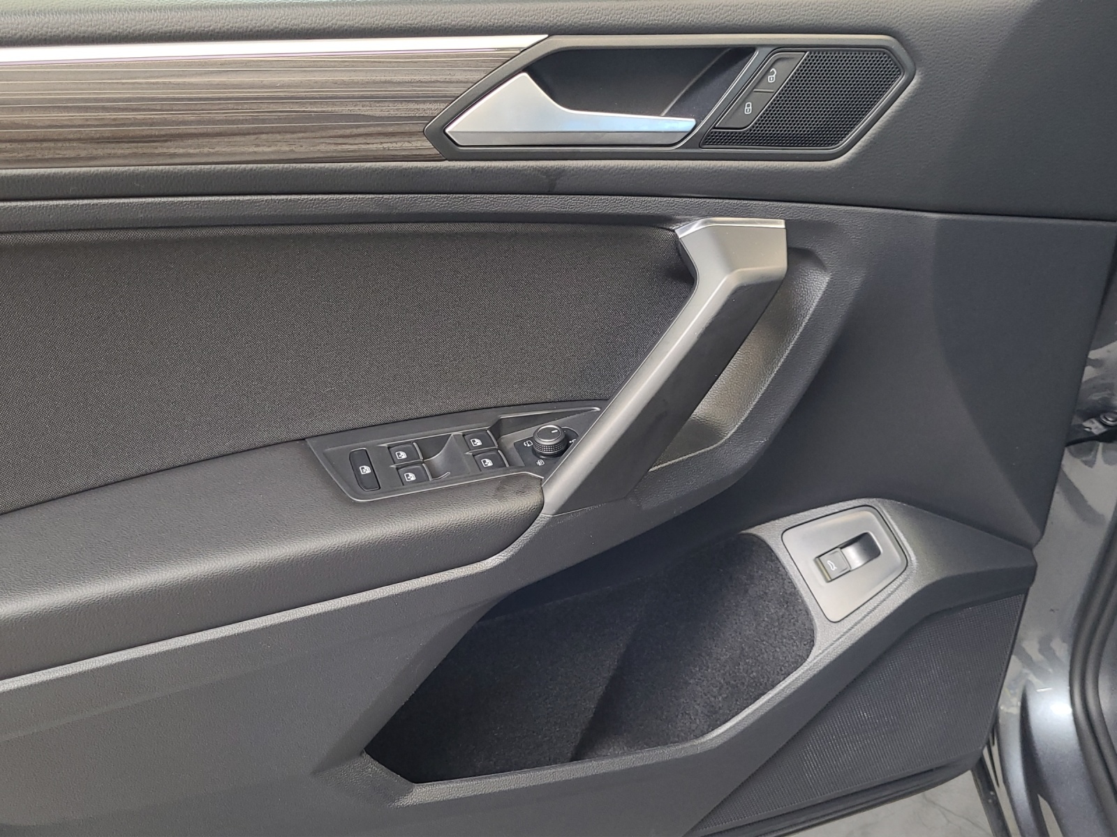 Tiguan Allspace TDI DSG 4M Elegance IQ-Light TravelAssist Navi Kamera