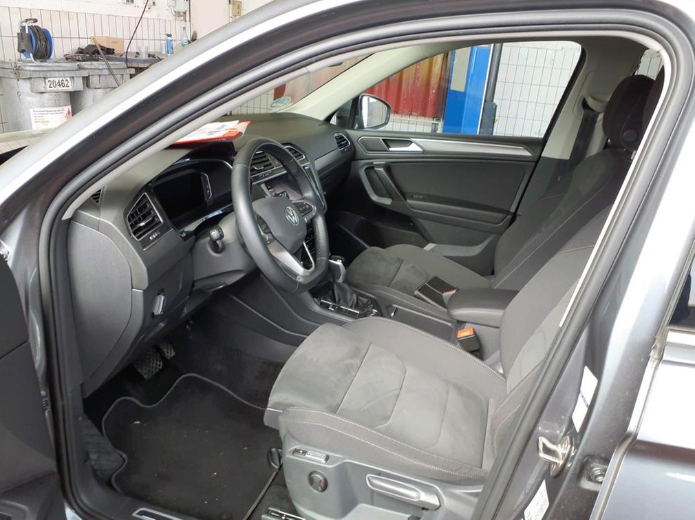 Tiguan Allspace TDI DSG 4M Elegance IQ-Light TravelAssist Navi Kamera