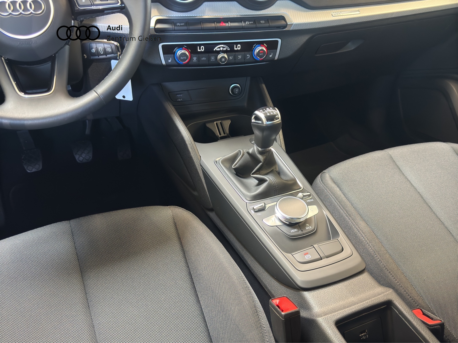 Q2 30 TFSI advanced Navi LED Sitzheizung