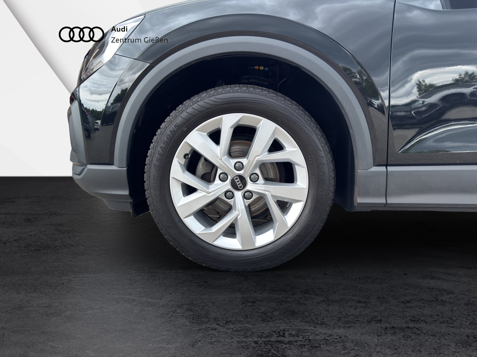 Q2 30 TFSI LED Navi Kamera Assistenzpaket Parken