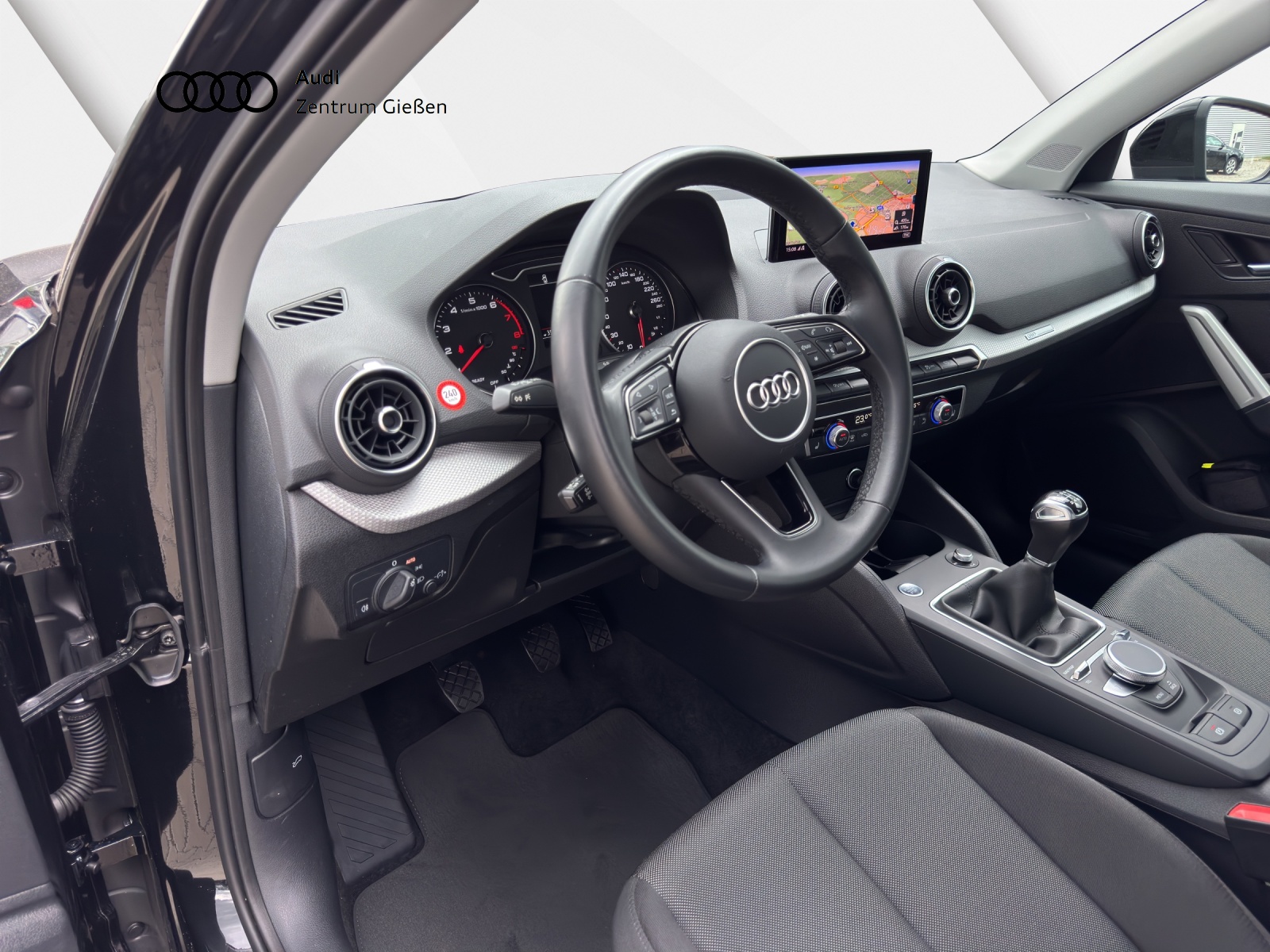 Q2 30 TFSI LED Navi Kamera Assistenzpaket Parken