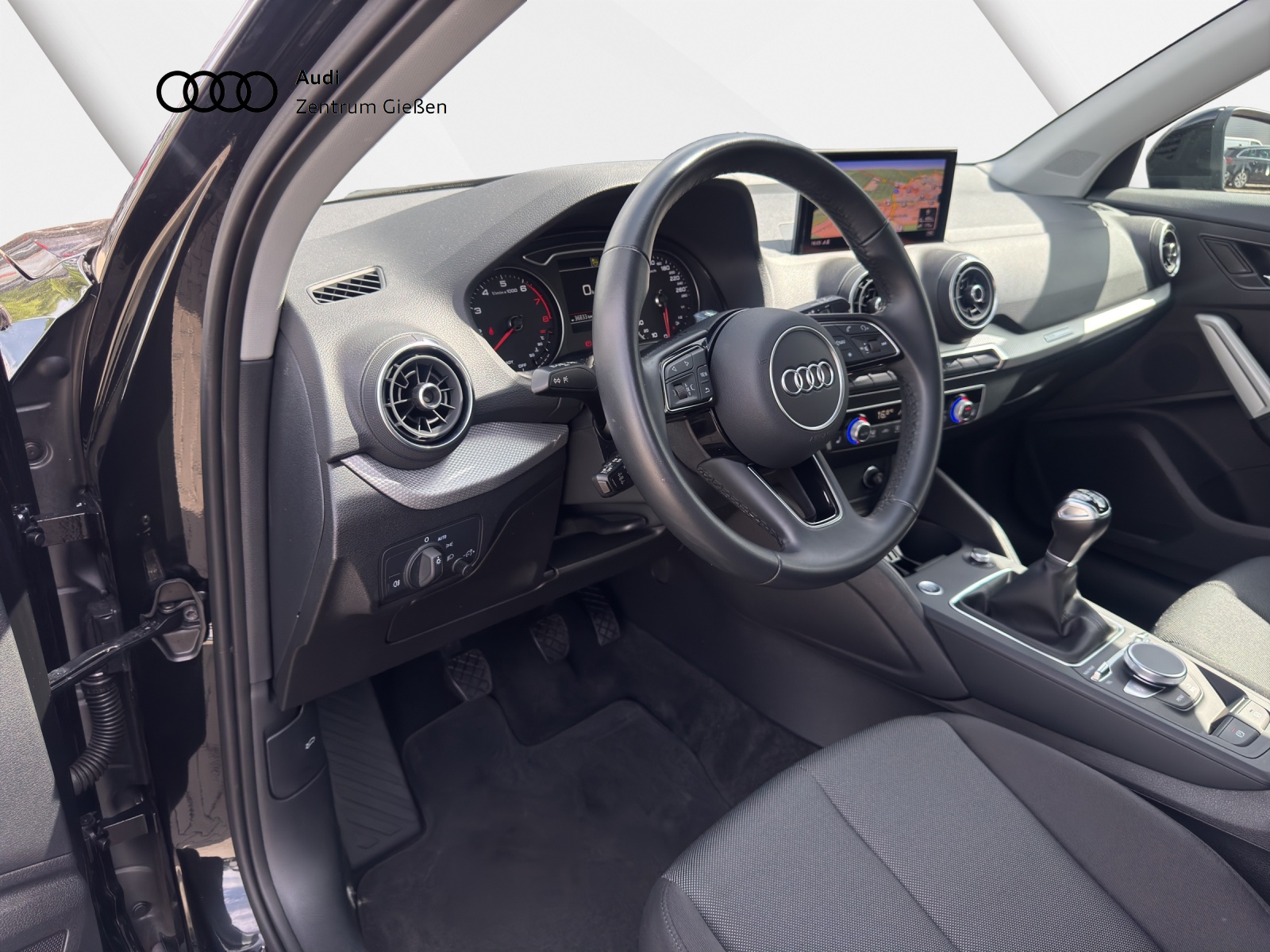 Q2 30 TFSI LED Navi Kamera Assistenzpaket Parken