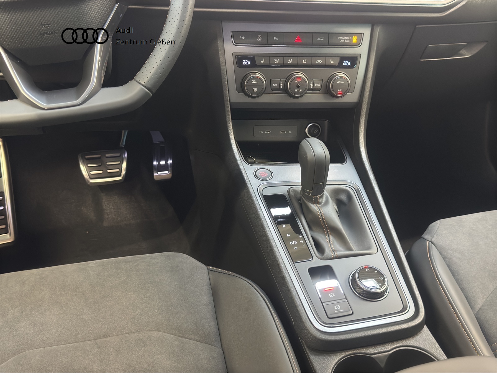 Ateca 2.0 TSI 4Drive DSG AHK ACC Navi