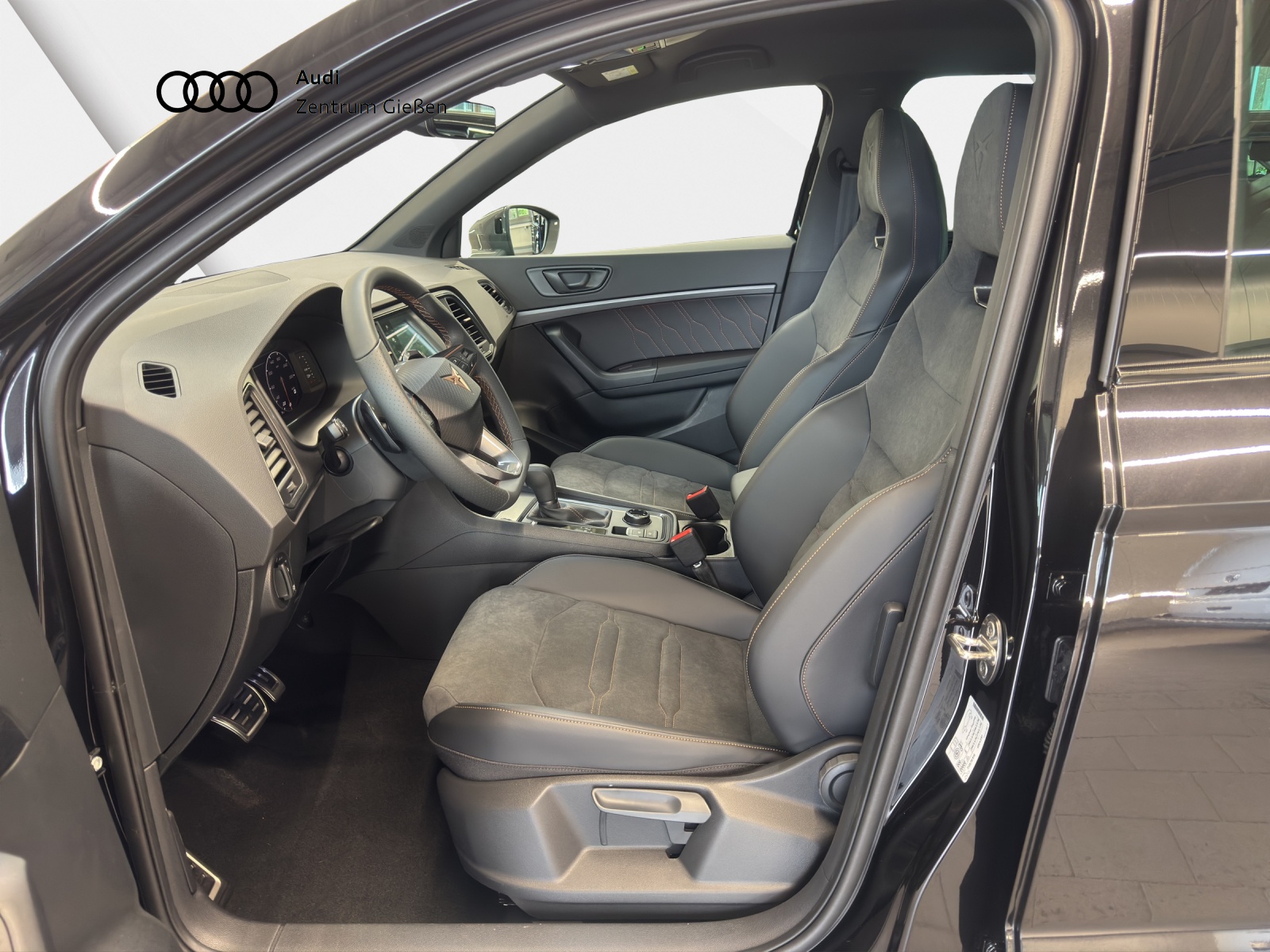 Ateca 2.0 TSI 4Drive DSG AHK ACC Navi