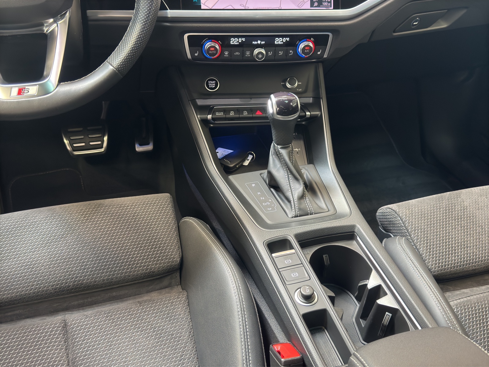 Q3 40 TDI quattro S line Pano SONOS Matrix-LED Standheizung Navi