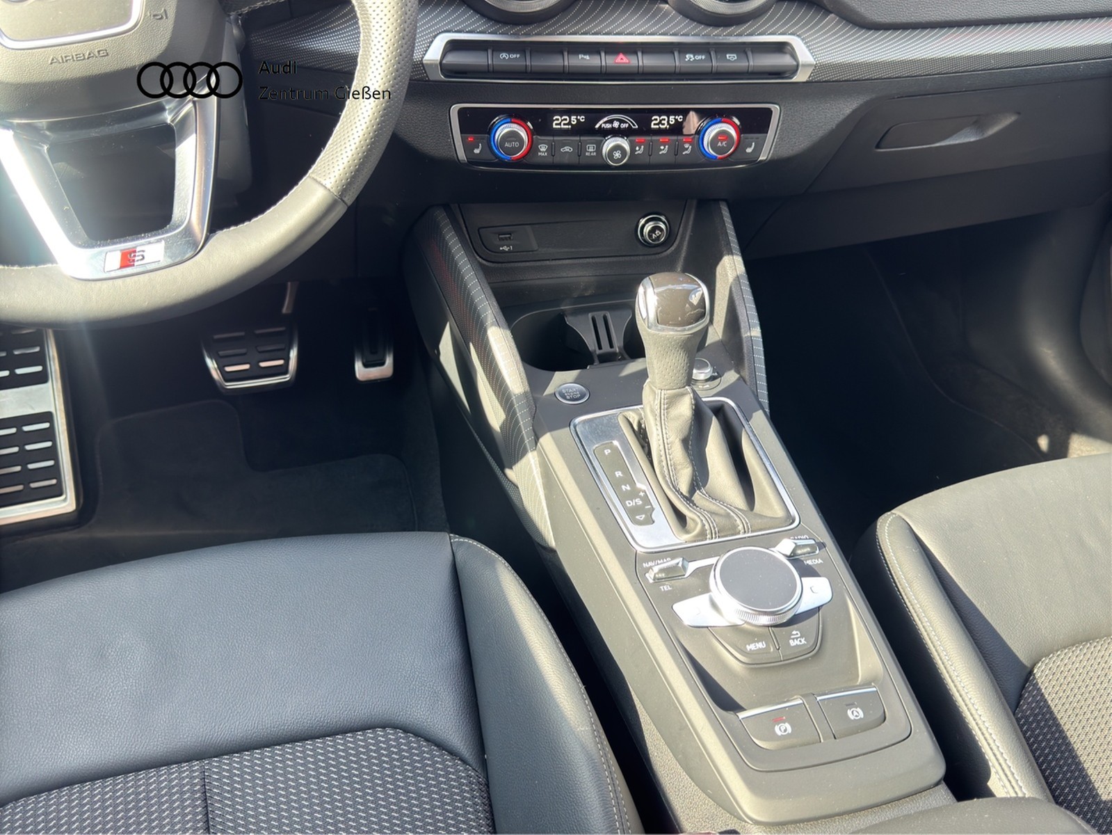 Q2 35 TFSI S line MATRIX MMI Navi plus
