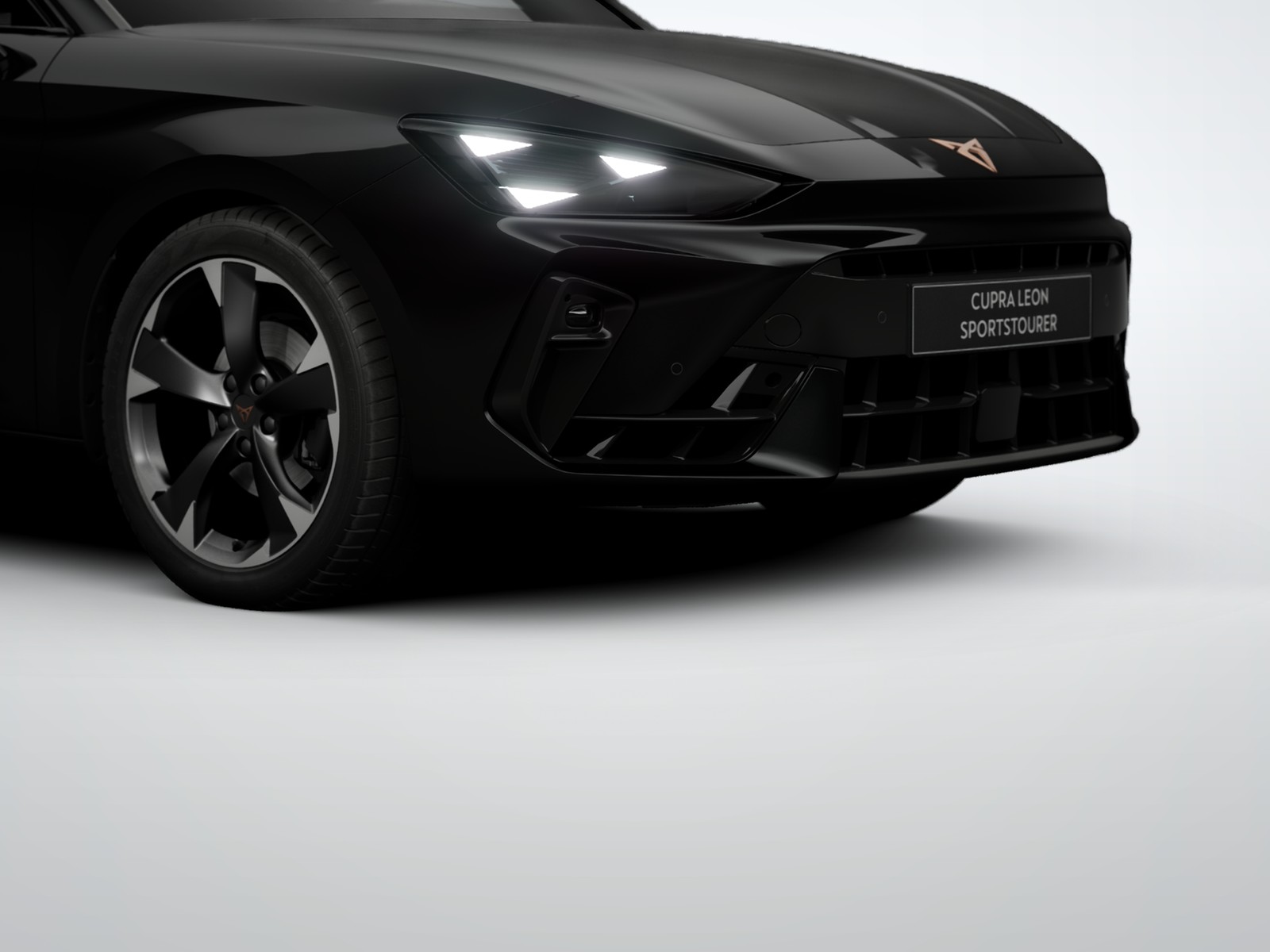 Leon Sportstourer 1.5 eTSI DSG EDGE ACC Kamera LED
