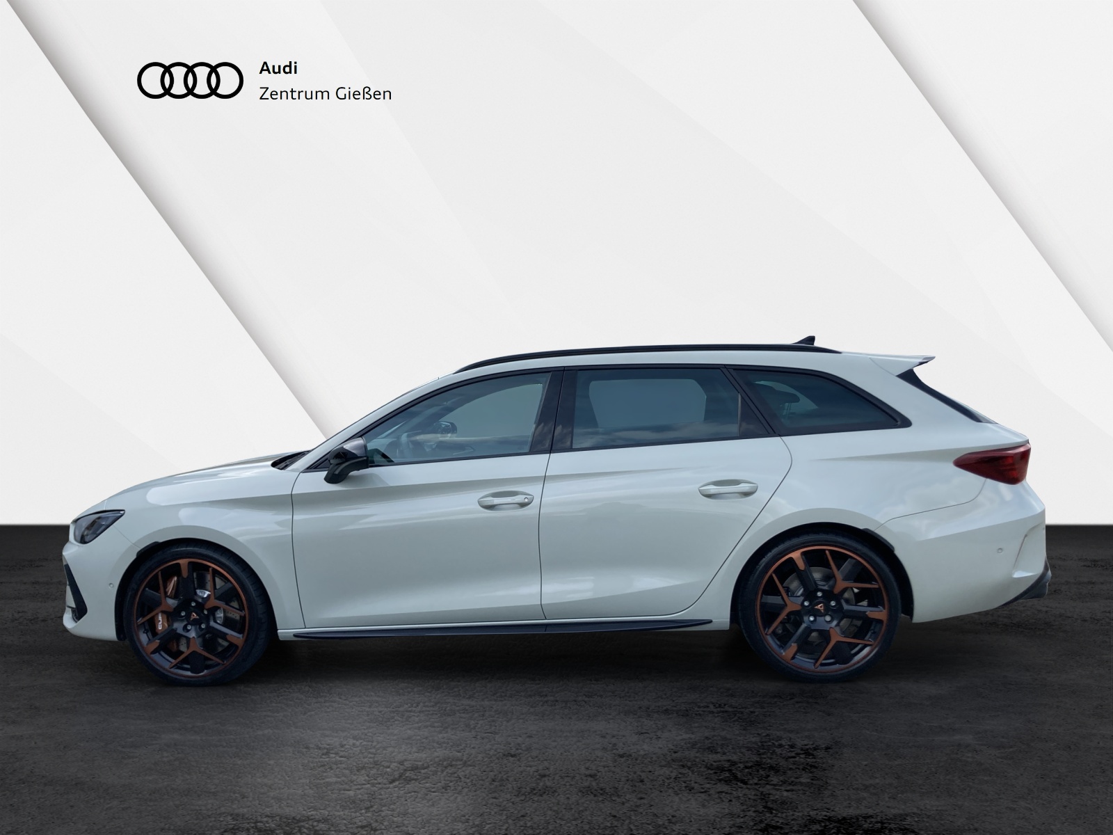 Leon Sportstourer 2.0 TSI VZ Extreme AKEBONO Pano AHK Navi