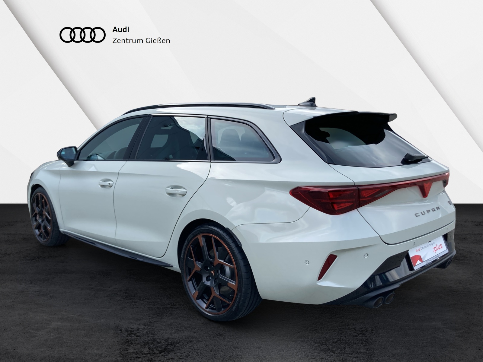 Leon Sportstourer 2.0 TSI VZ Extreme AKEBONO Pano AHK Navi