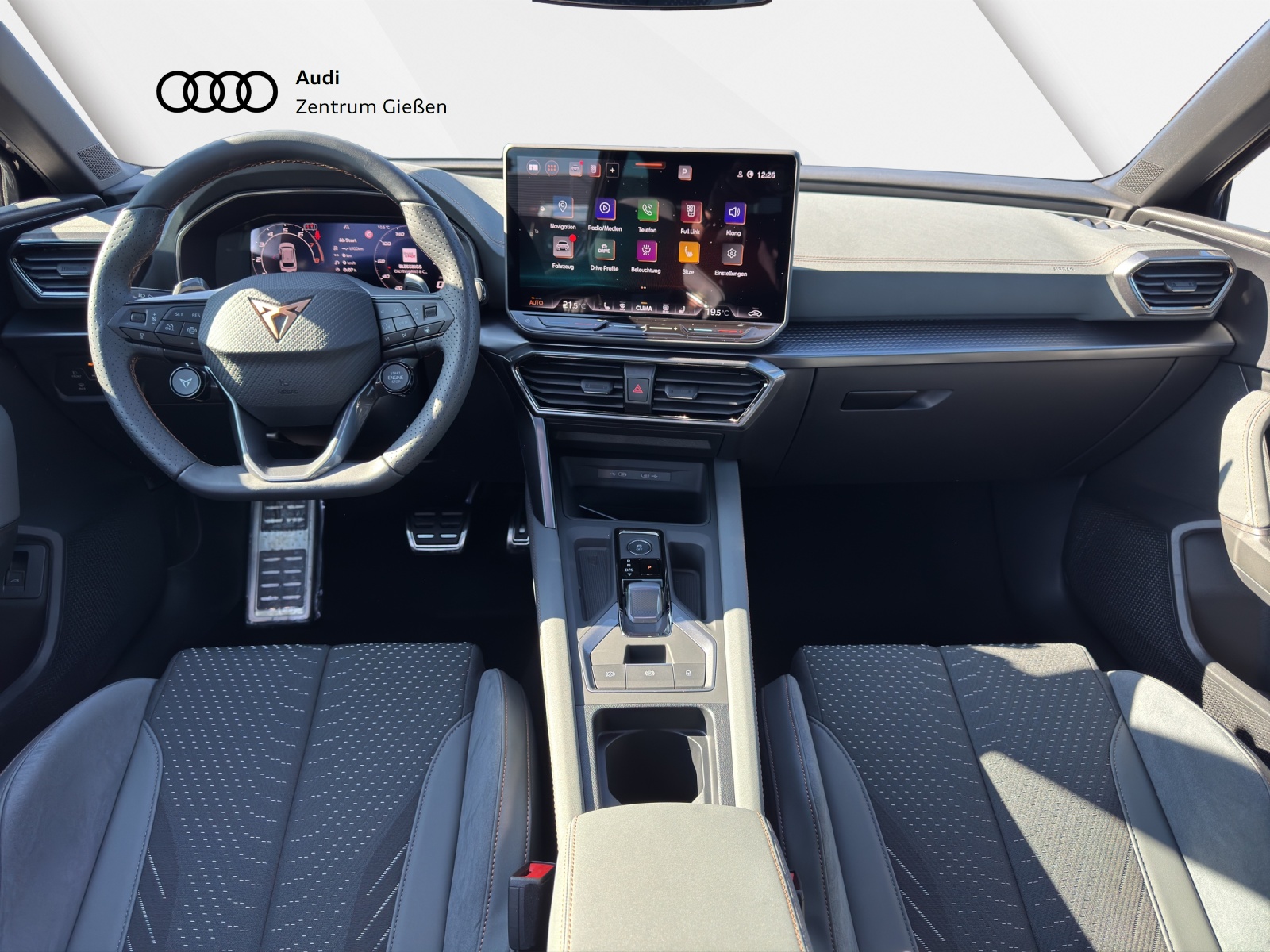 Leon Sportstourer 2.0 TSI VZ Extreme AKEBONO Pano AHK Navi