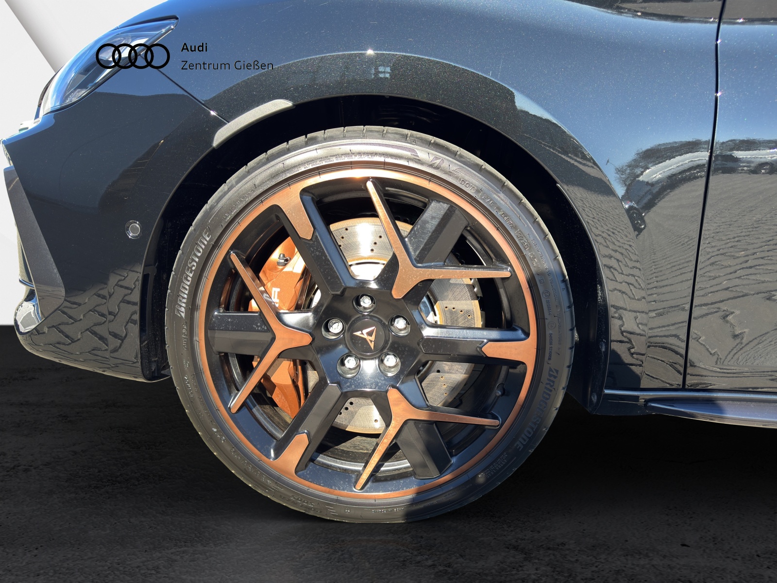 Leon Sportstourer 2.0 TSI VZ Extreme AKEBONO Pano AHK Navi