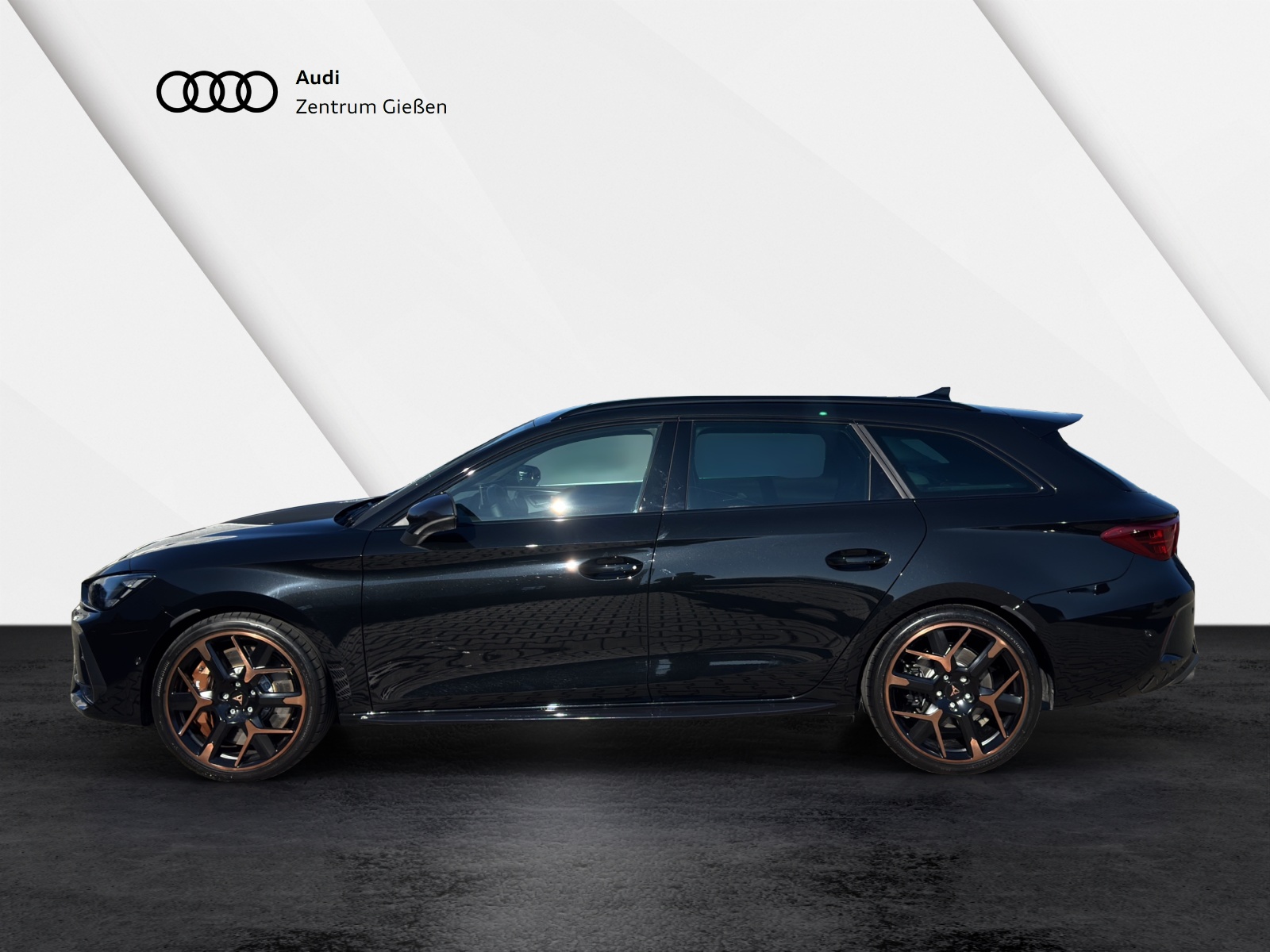 Leon Sportstourer 2.0 TSI VZ Extreme AKEBONO Pano AHK Navi