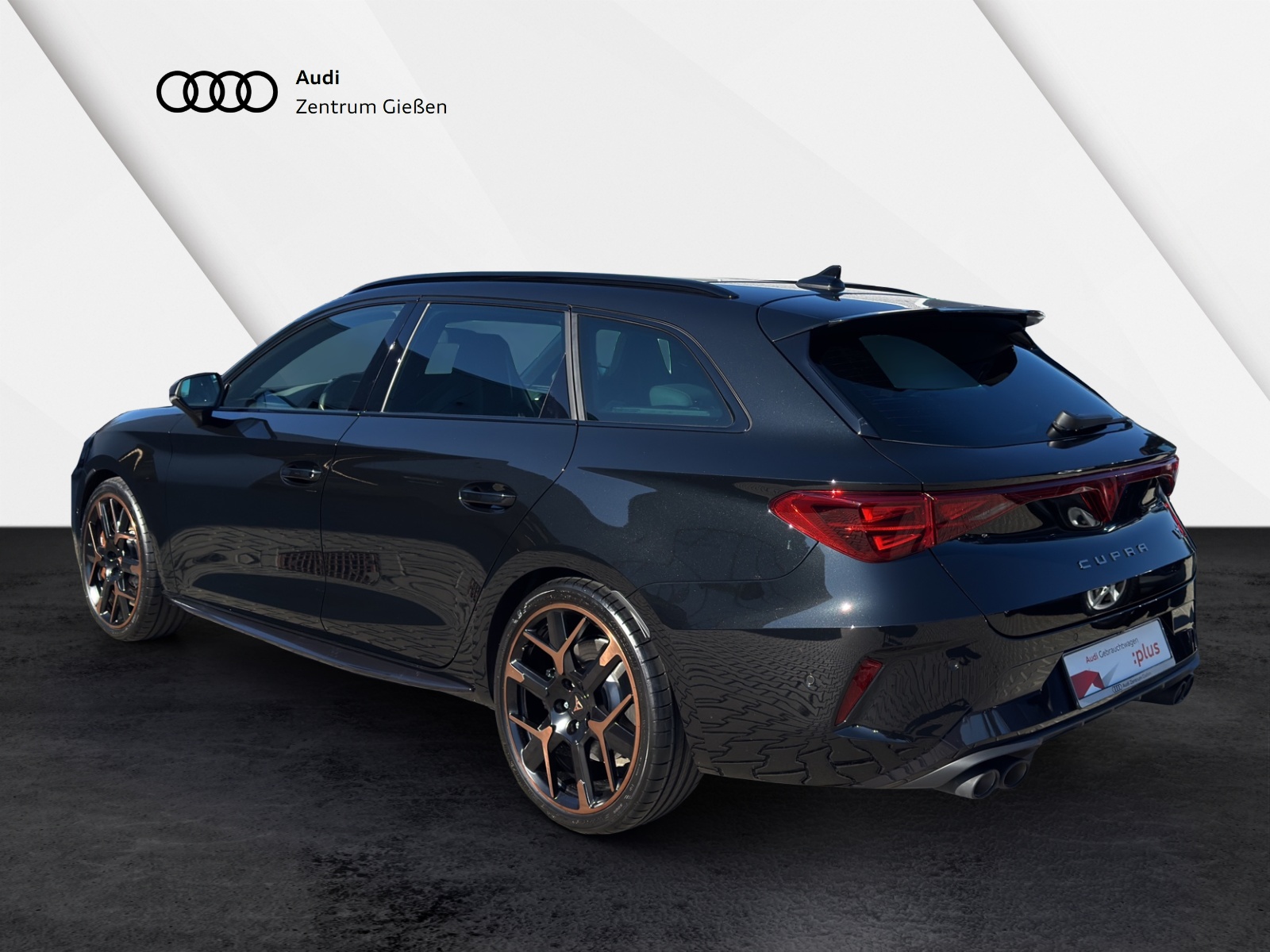 Leon Sportstourer 2.0 TSI VZ Extreme AKEBONO Pano AHK Navi