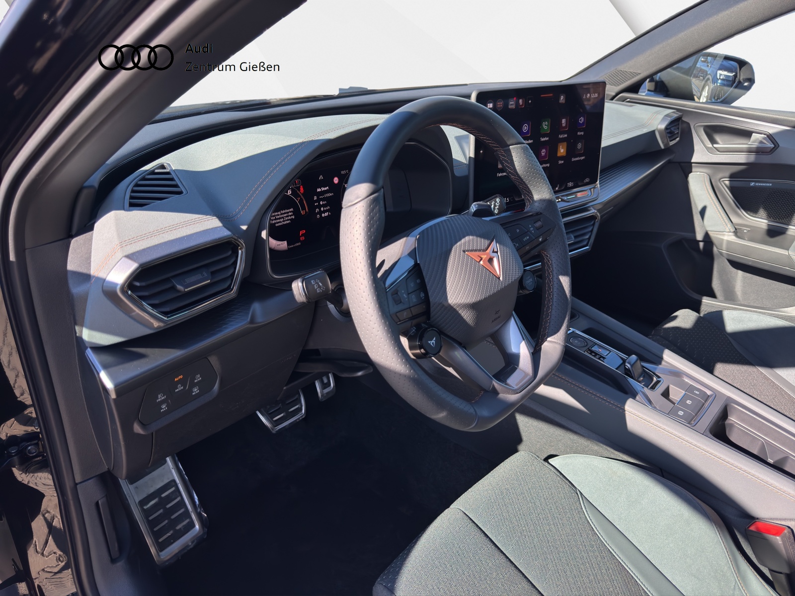 Leon Sportstourer 2.0 TSI VZ Extreme AKEBONO Pano AHK Navi