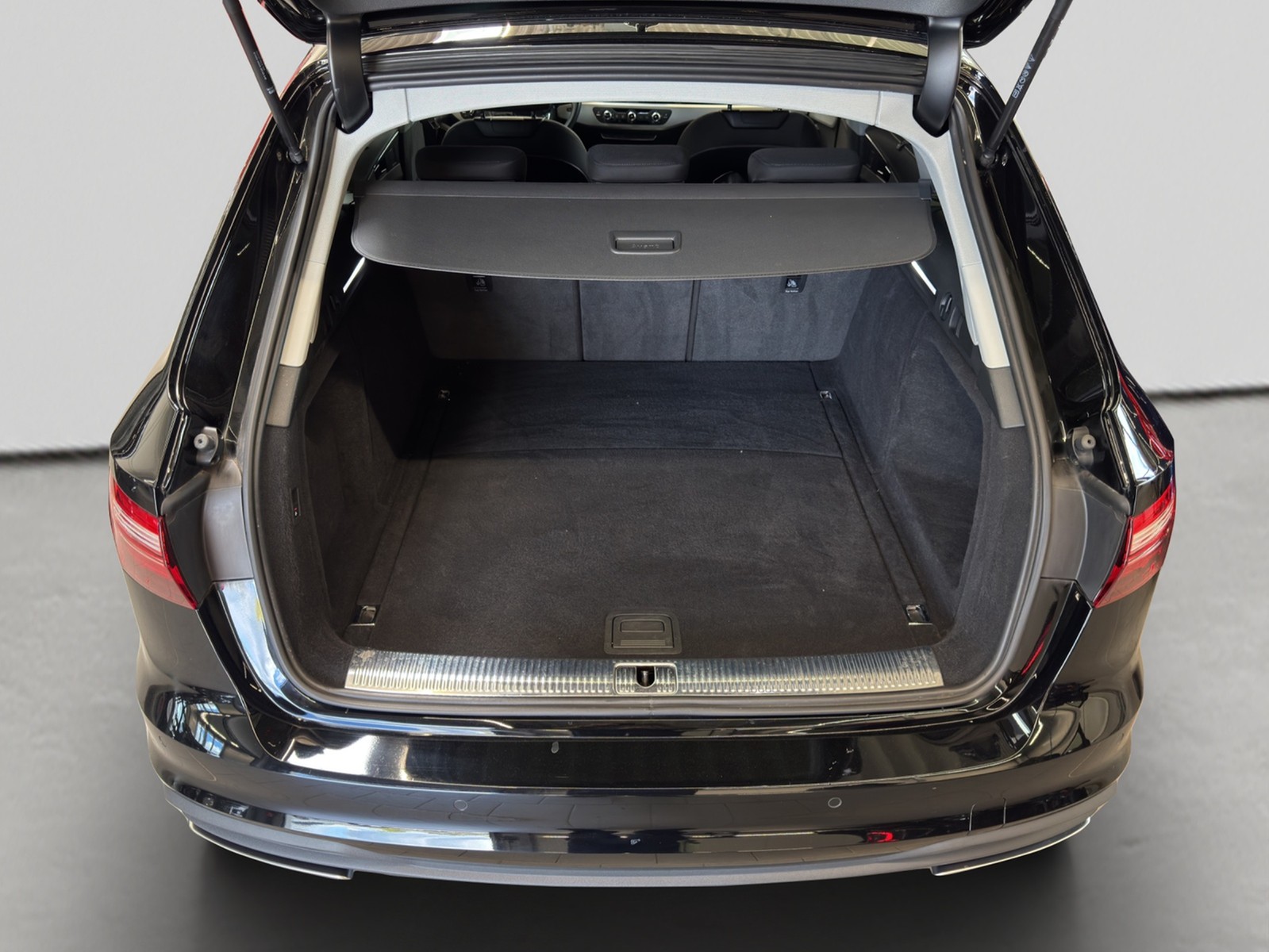 A4 Avant 40 TFSI S-tronic AHK B&O Assistenzpaket Tour
