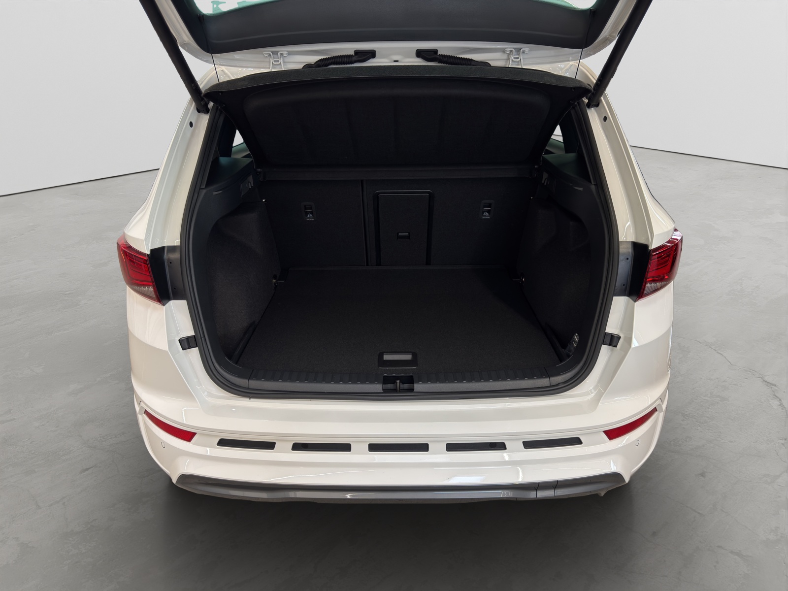 Ateca 1.5 TSI DSG AHK ACC Kamera Navi