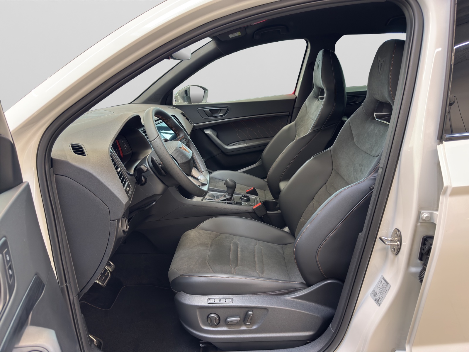 Ateca 1.5 TSI DSG AHK ACC Kamera Navi