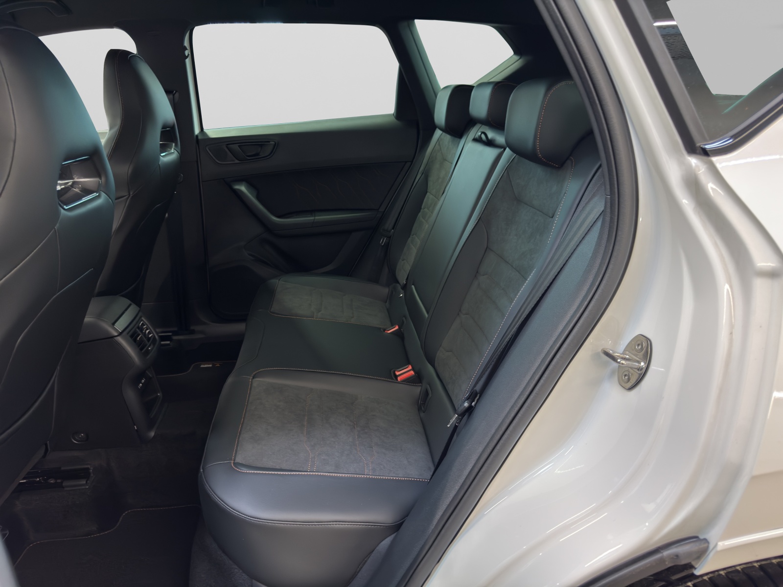 Ateca 1.5 TSI DSG AHK ACC Kamera Navi