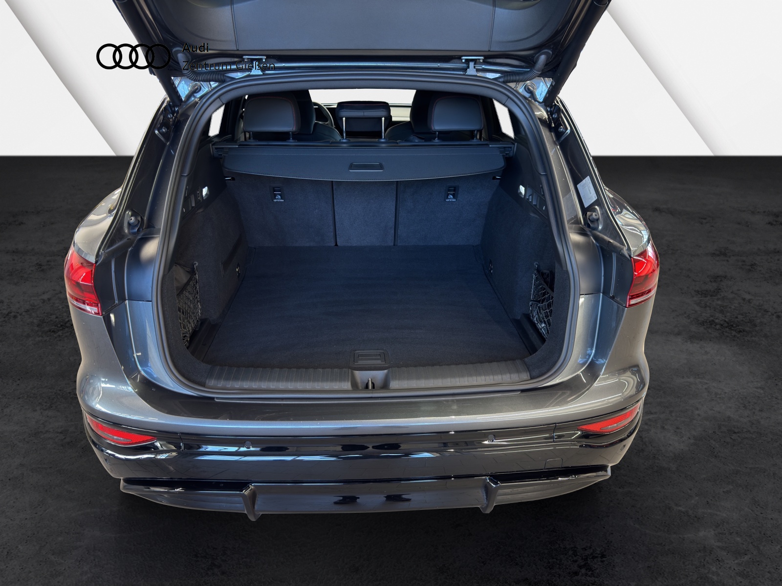 SQ6 e-tron quattro Black Pano B&O HuD 360°Kamera