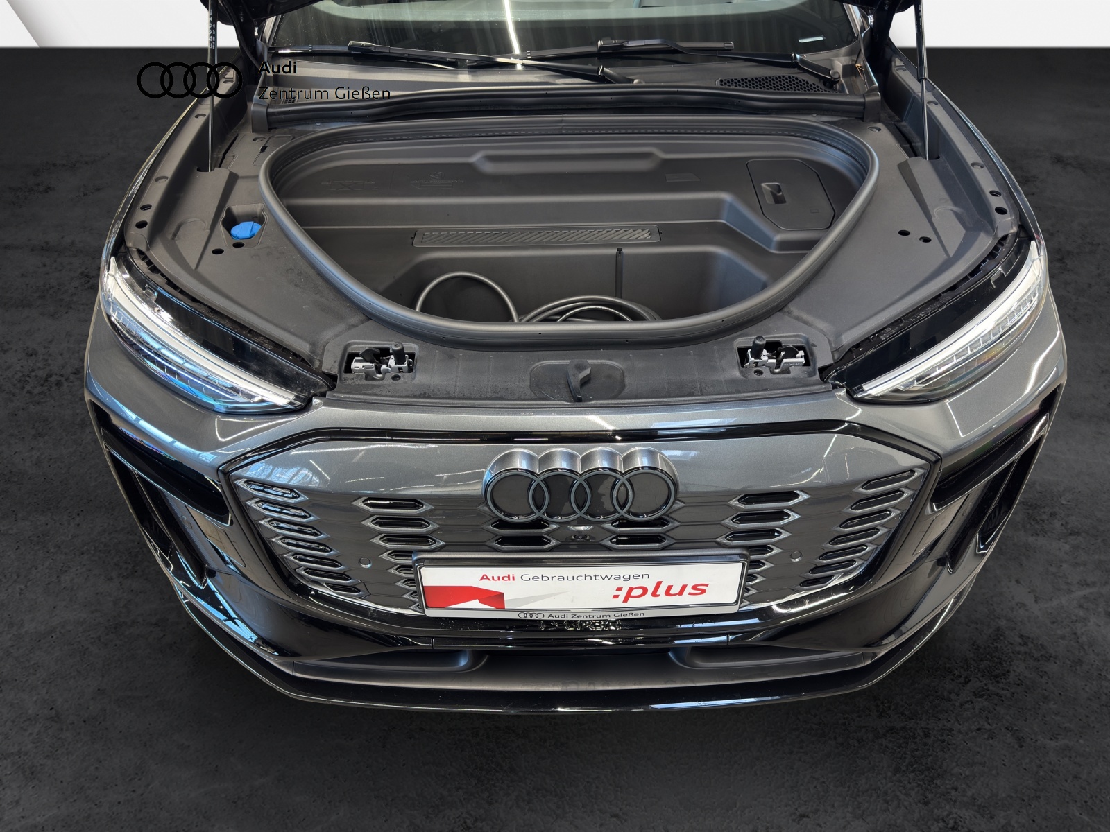 SQ6 e-tron quattro Black Pano B&O HuD 360°Kamera