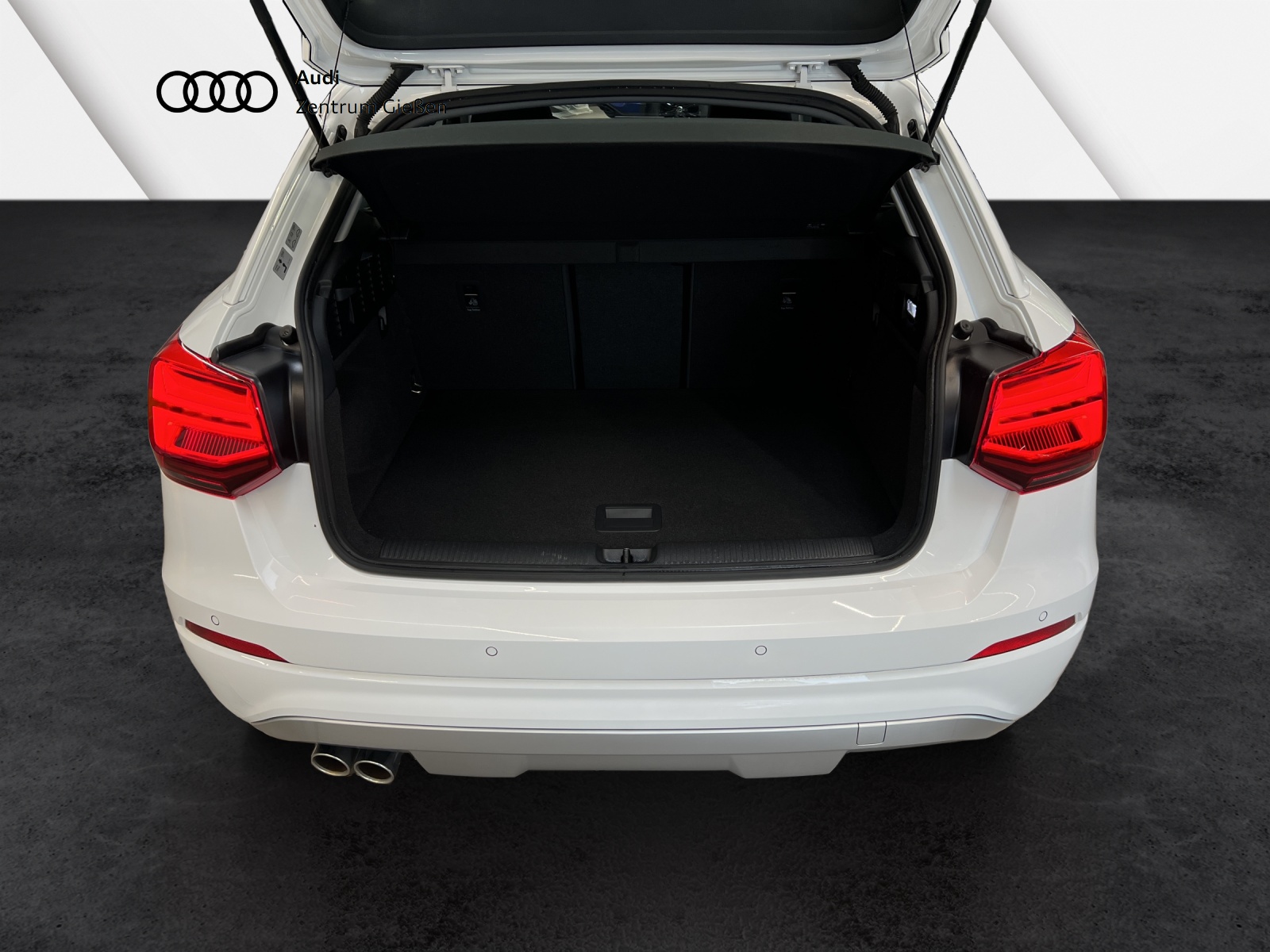 Q2 35 TFSI sport MMI Navi AHK LED