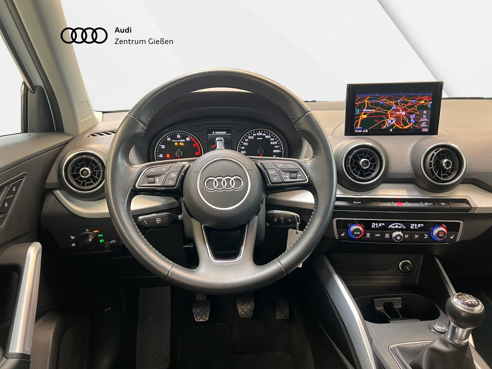 Q2 35 TFSI sport MMI Navi AHK LED