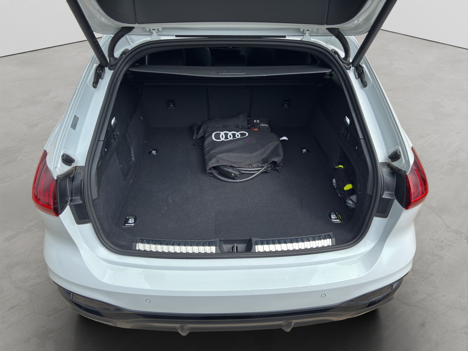 A5 Avant TFSI e-hybrid quattro S line Black B&O AHK Tech plus Matrix