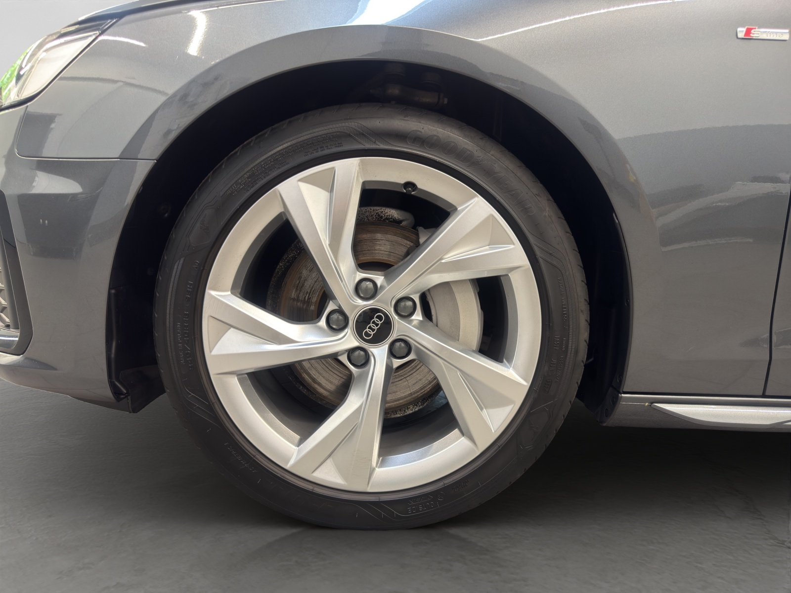 A4 Avant 40 TFSI quattro S line Black Kamera LED