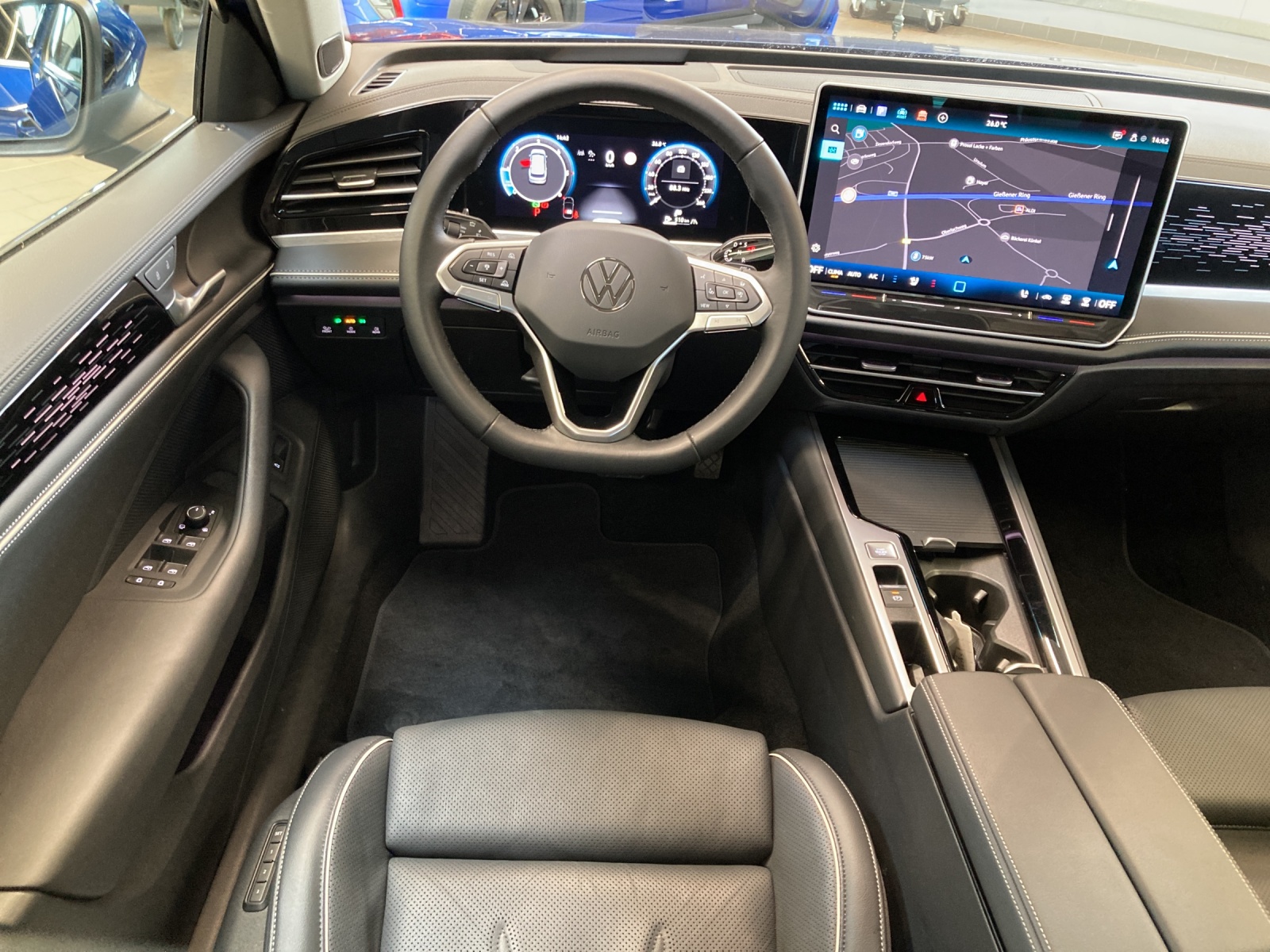 Passat Variant TDI DSG 4M Elegance Leder IQ-Light Standh. DCCpro