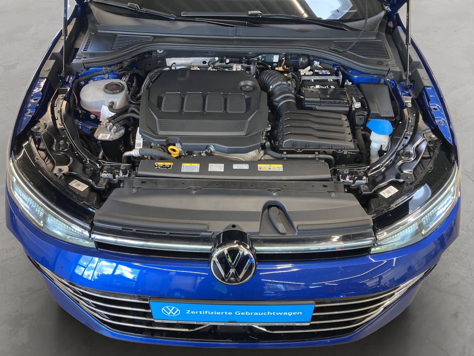 Passat Variant TDI DSG 4M Elegance Leder IQ-Light Standh. DCCpro