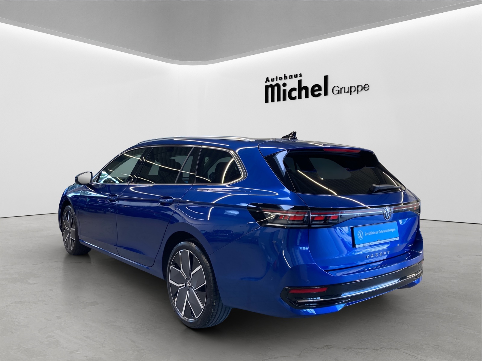 Passat Variant TDI DSG 4M Elegance Leder IQ-Light Standh. DCCpro