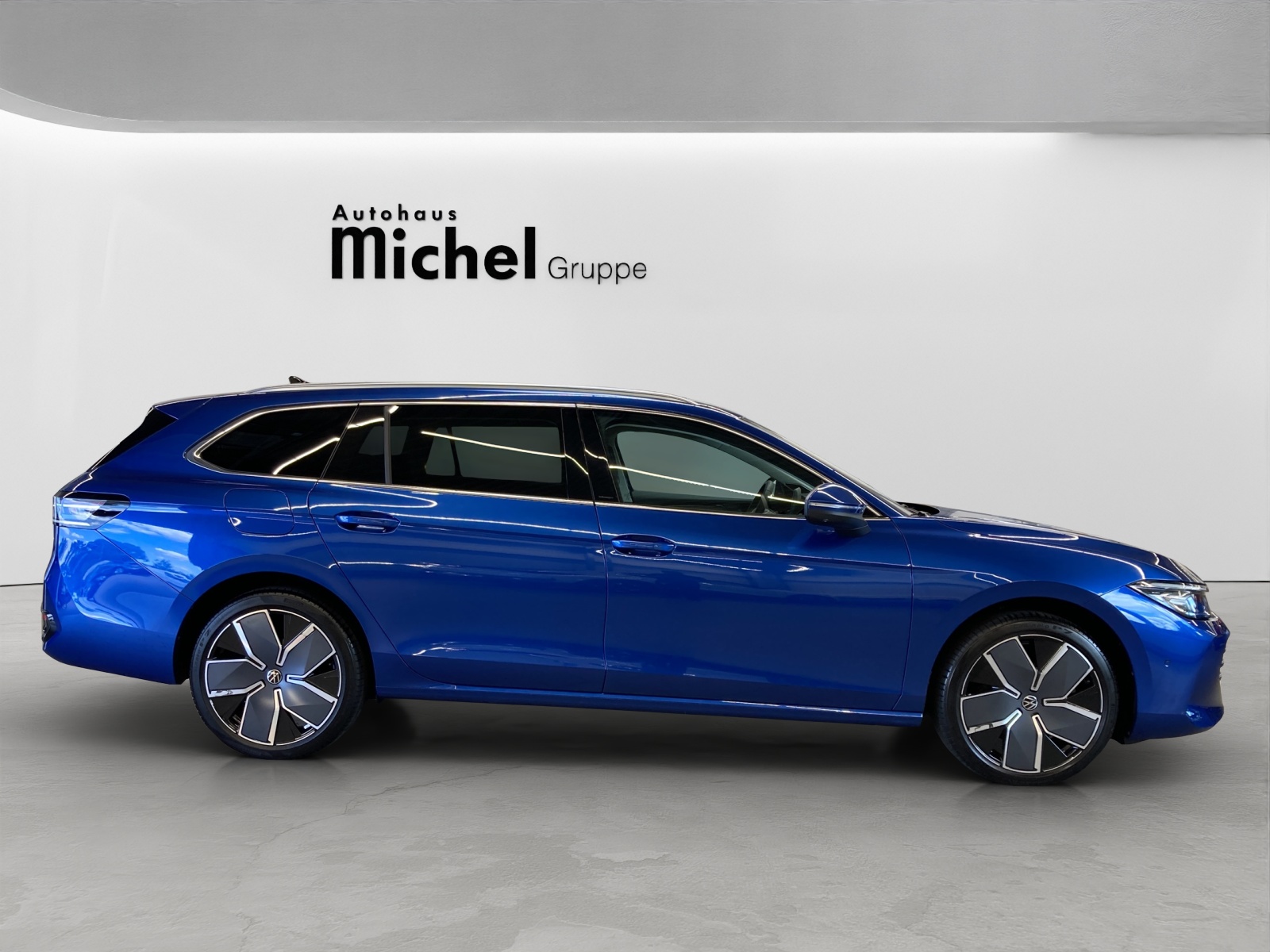 Passat Variant TDI DSG 4M Elegance Leder IQ-Light Standh. DCCpro