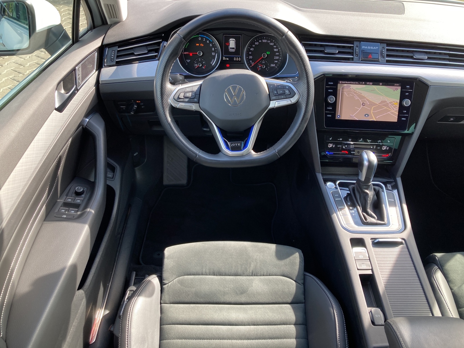 Passat Variant TSI Plug-In Hybrid DSG GTE LED TravelAssist Navi AHK