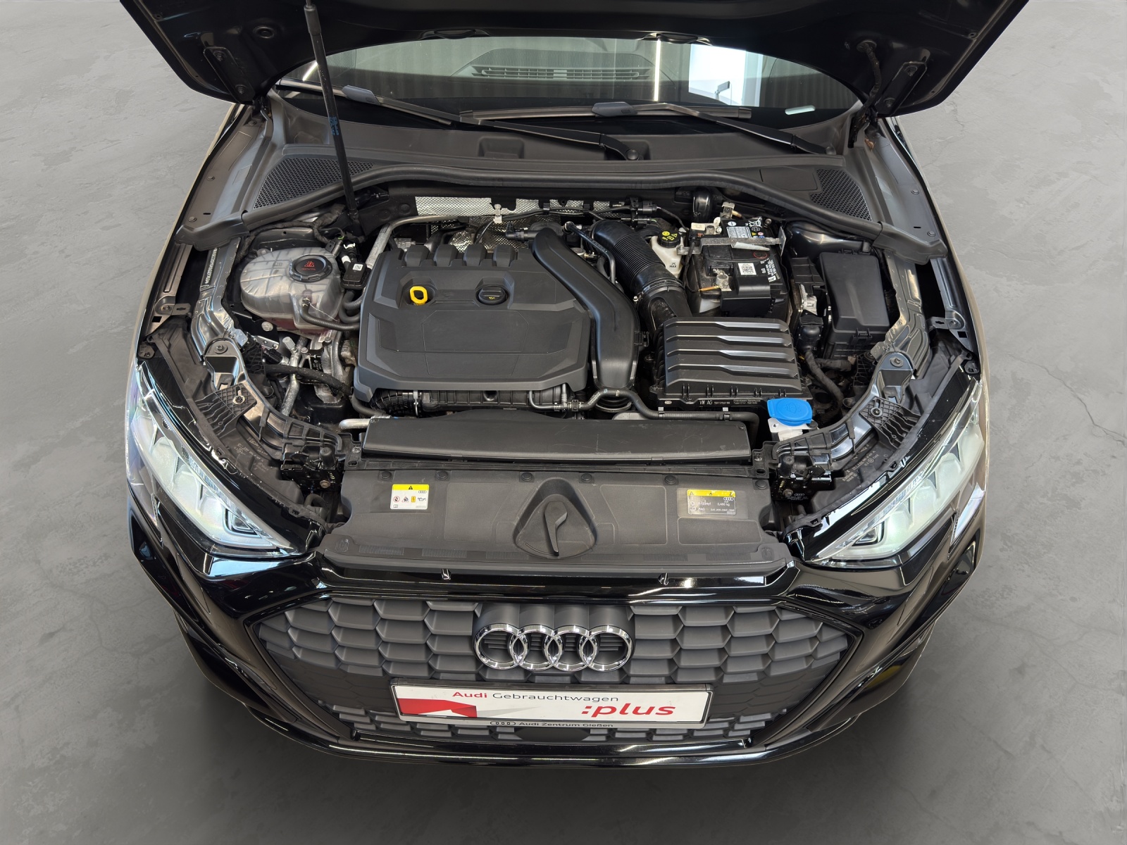 A3 Limousine 35 TFSI S-tronic S line Black Navi