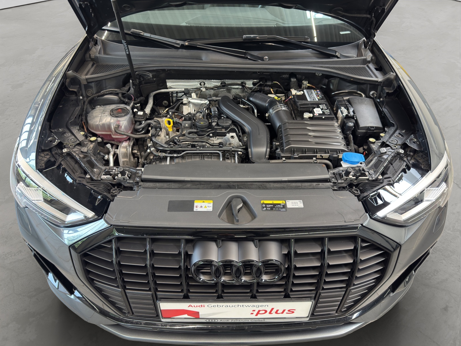 Q3 35 TFSI S line Black AHK Matrix-LED 360°Kamera