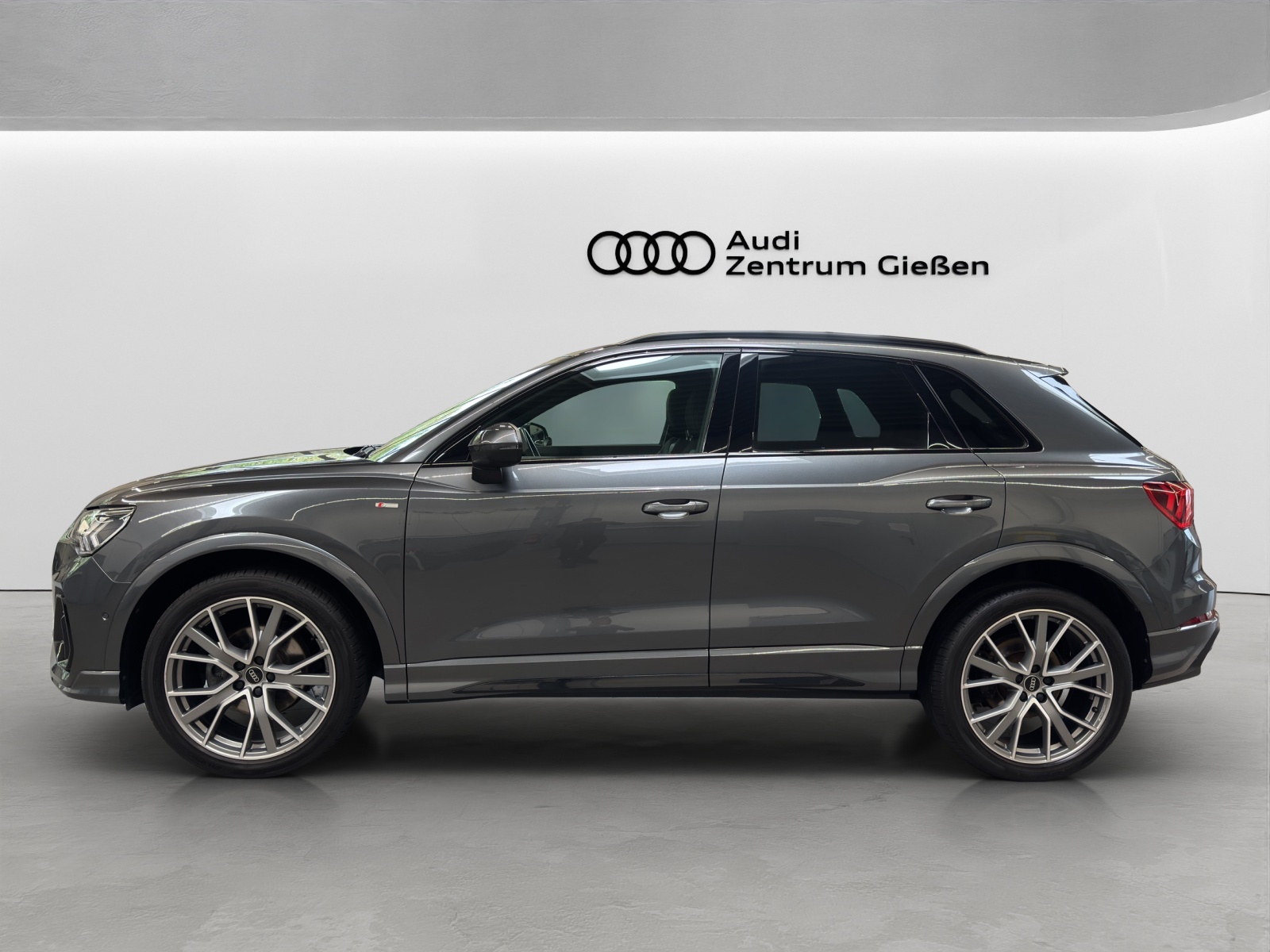Q3 35 TFSI S line Black AHK Matrix-LED 360°Kamera