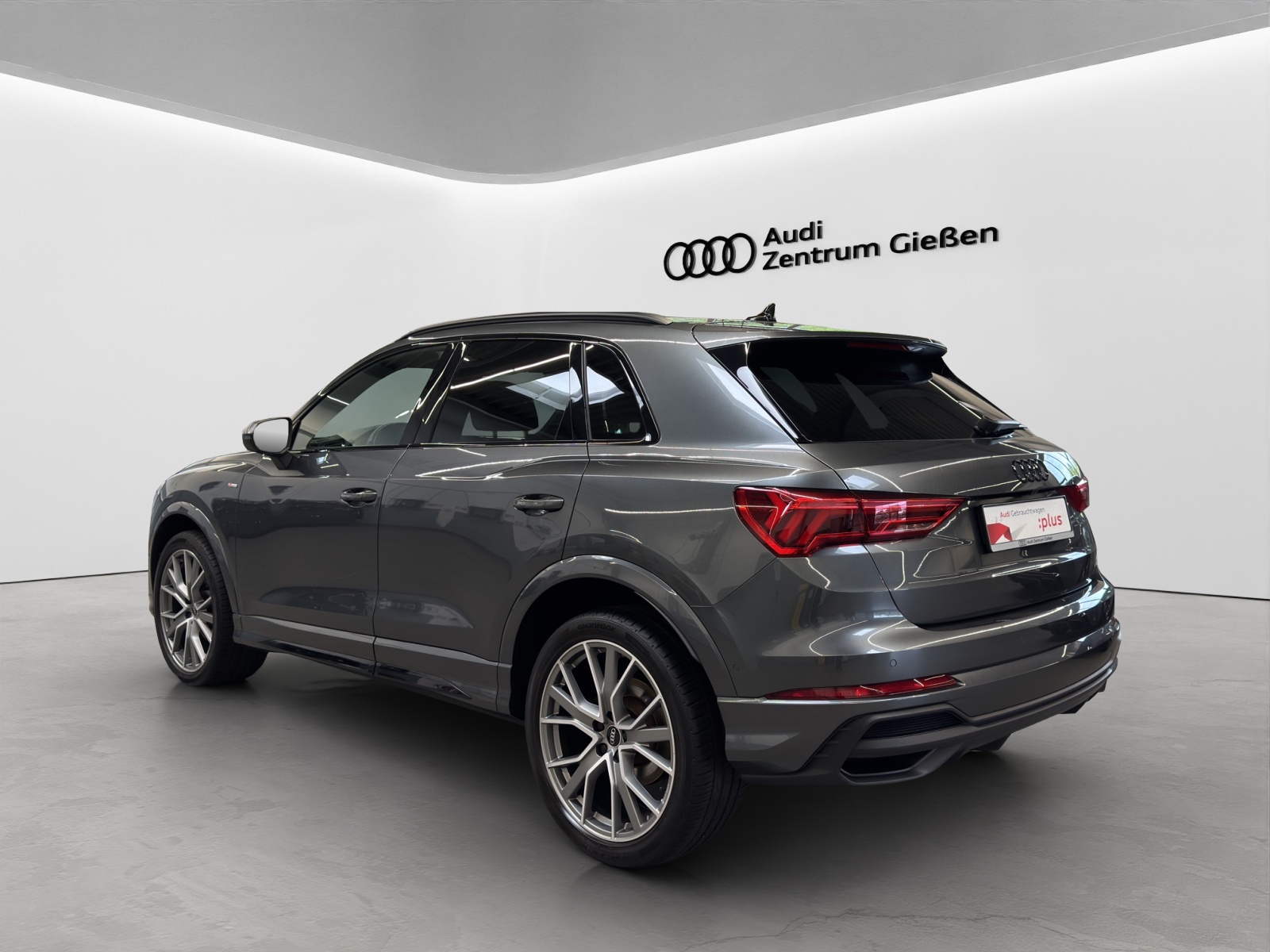 Q3 35 TFSI S line Black AHK Matrix-LED 360°Kamera