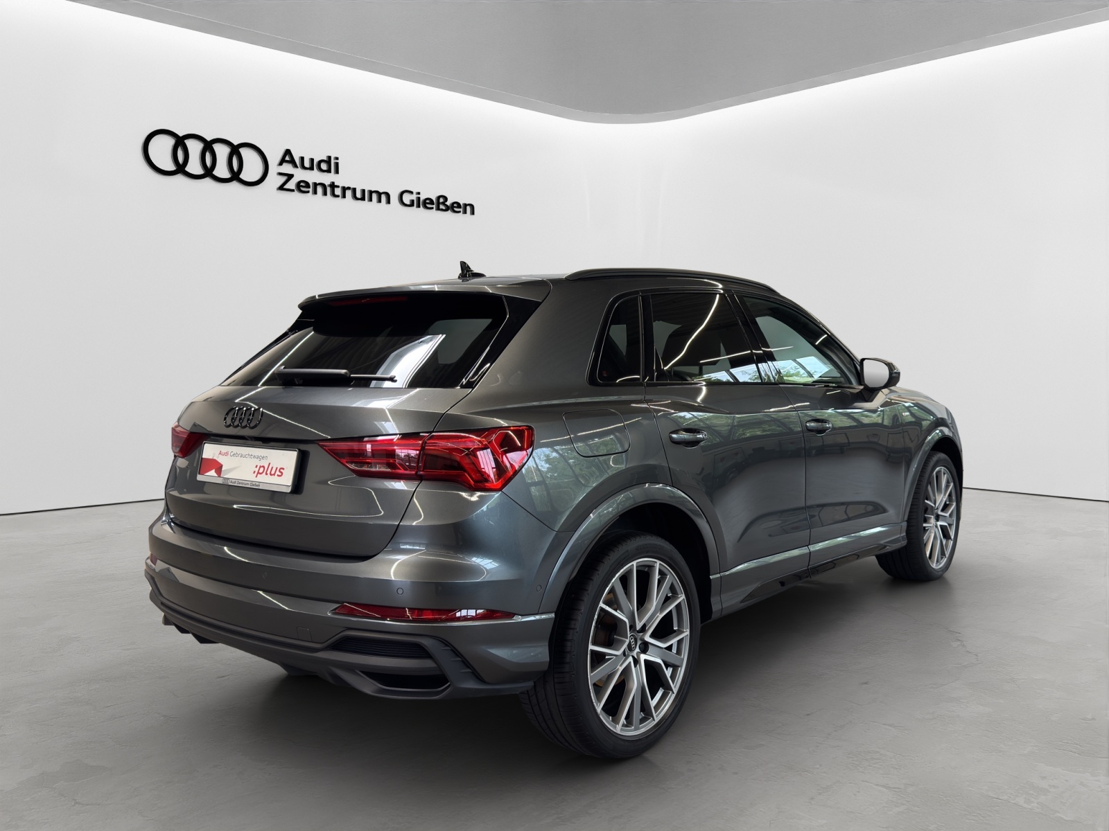 Q3 35 TFSI S line Black AHK Matrix-LED 360°Kamera